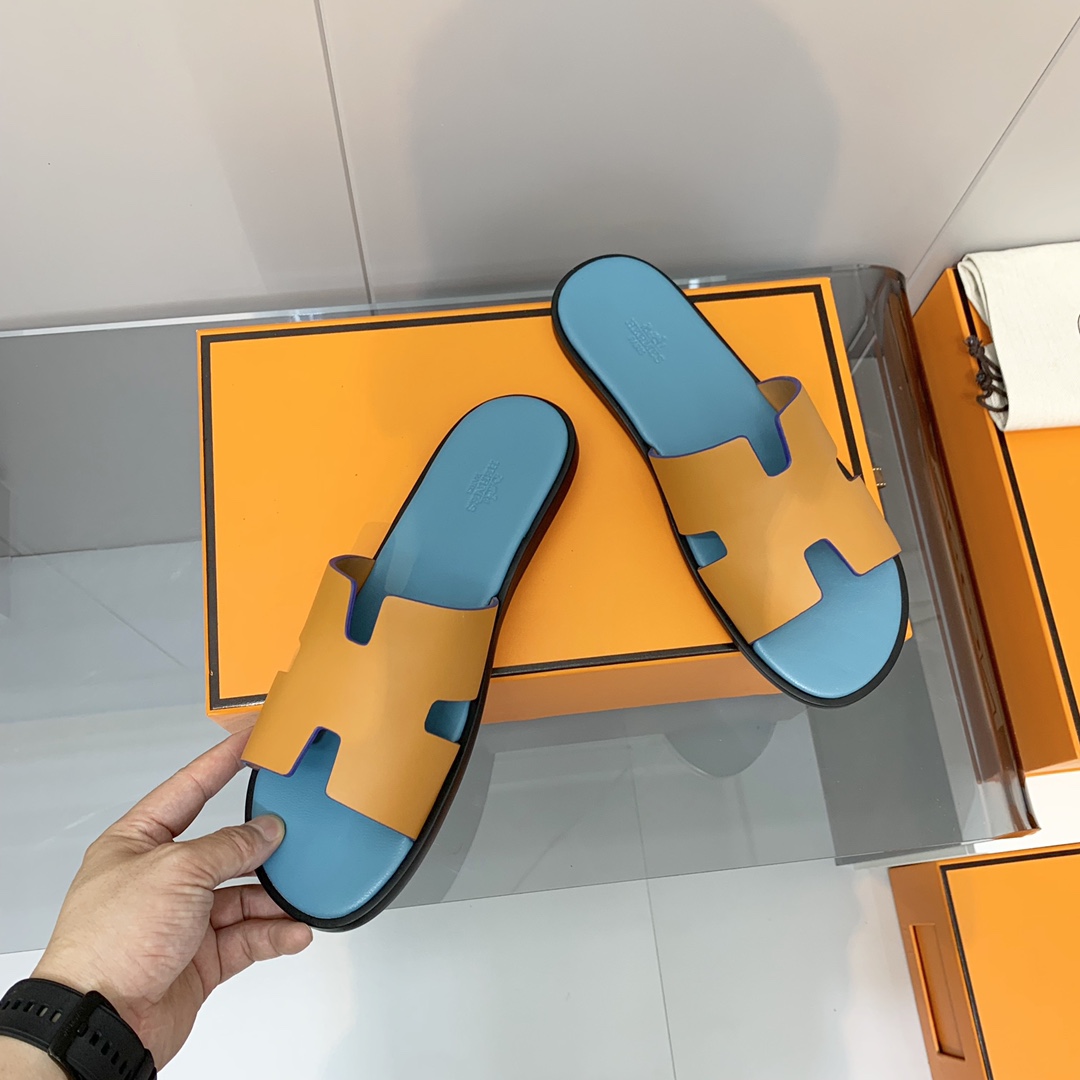 H**mes sandals