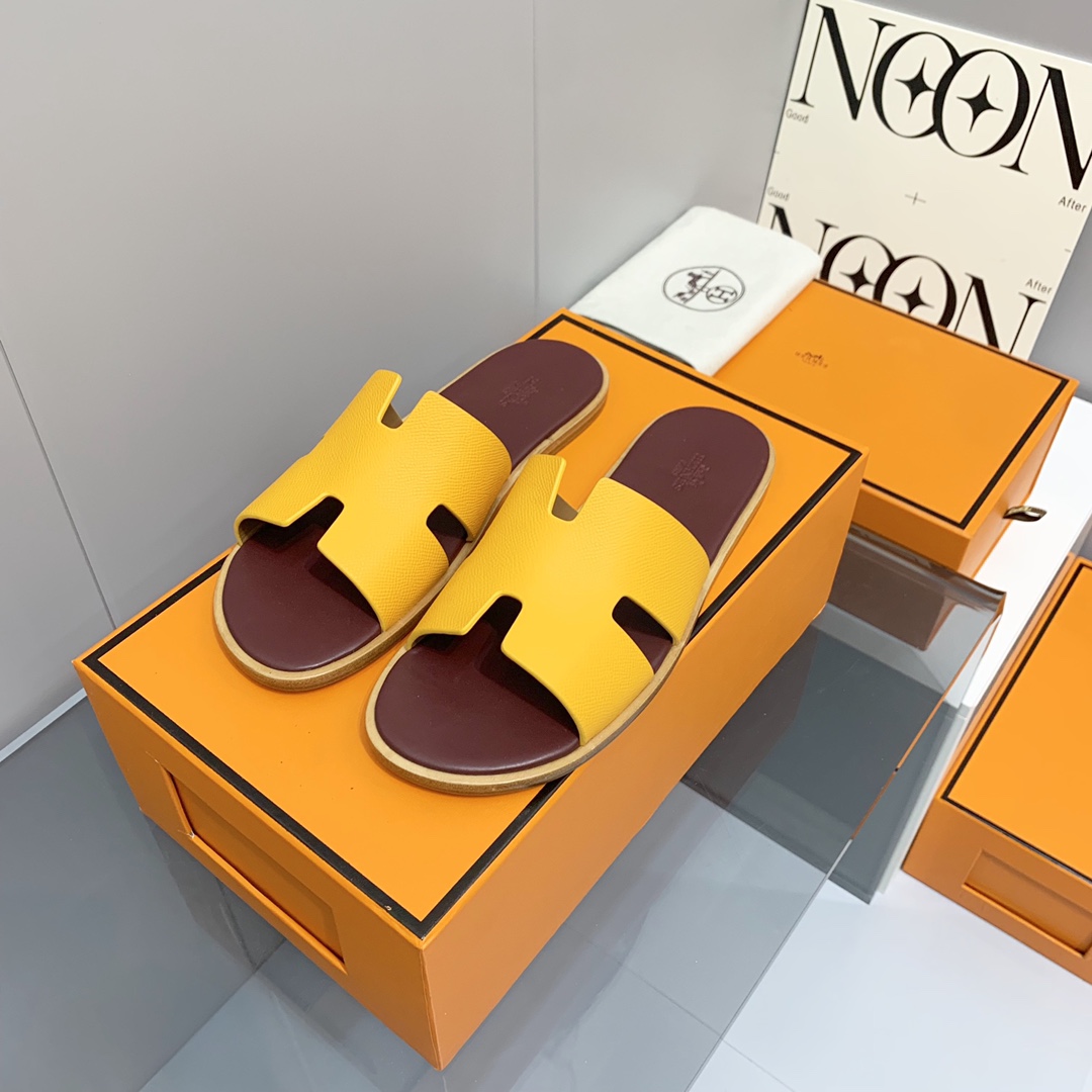 H**mes sandals