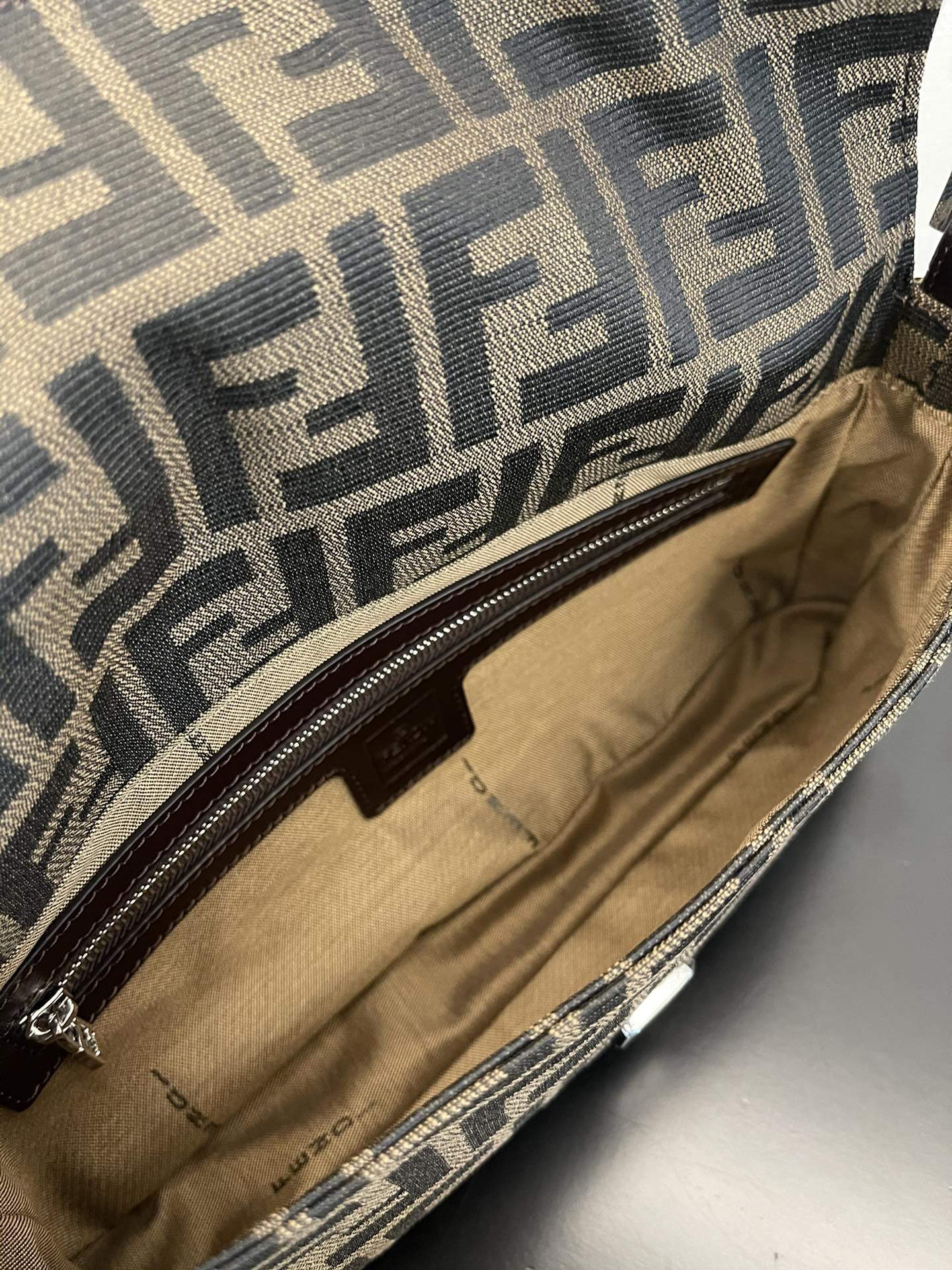 F**di medium baguette bag-26x15x4cm