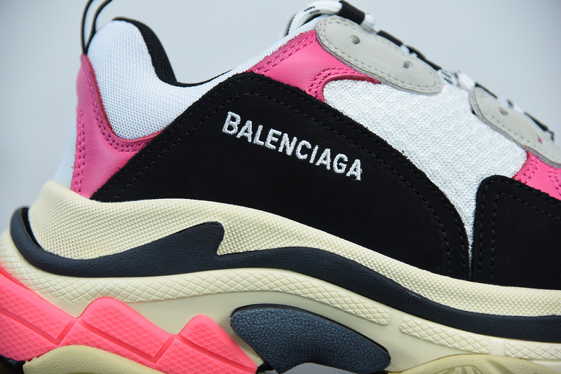 Ba*len*cia*ga triple s