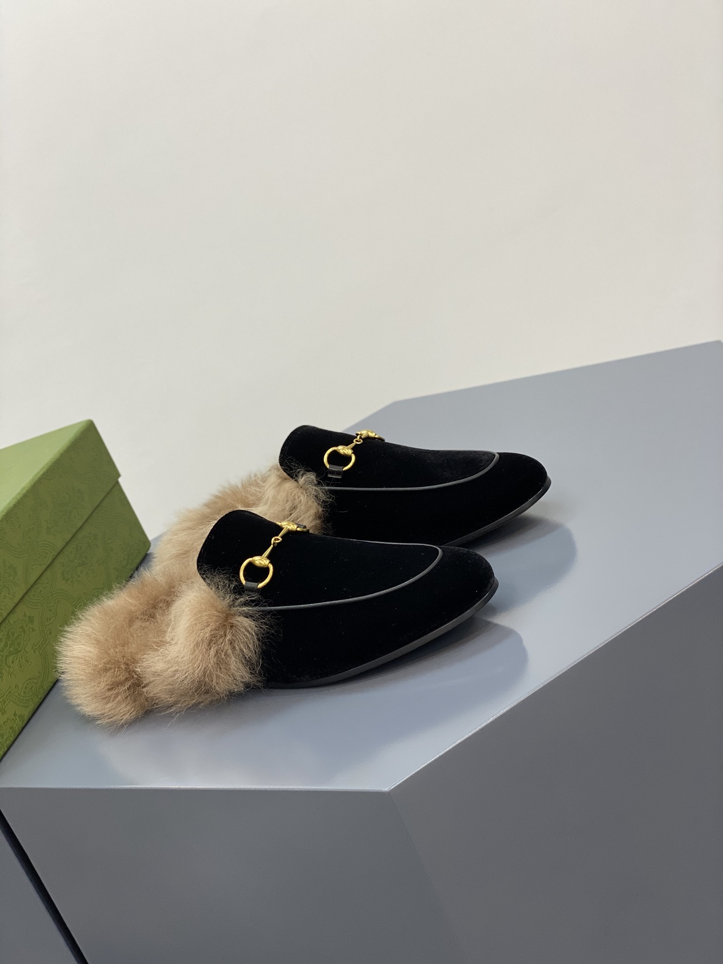 G*u*i loafers