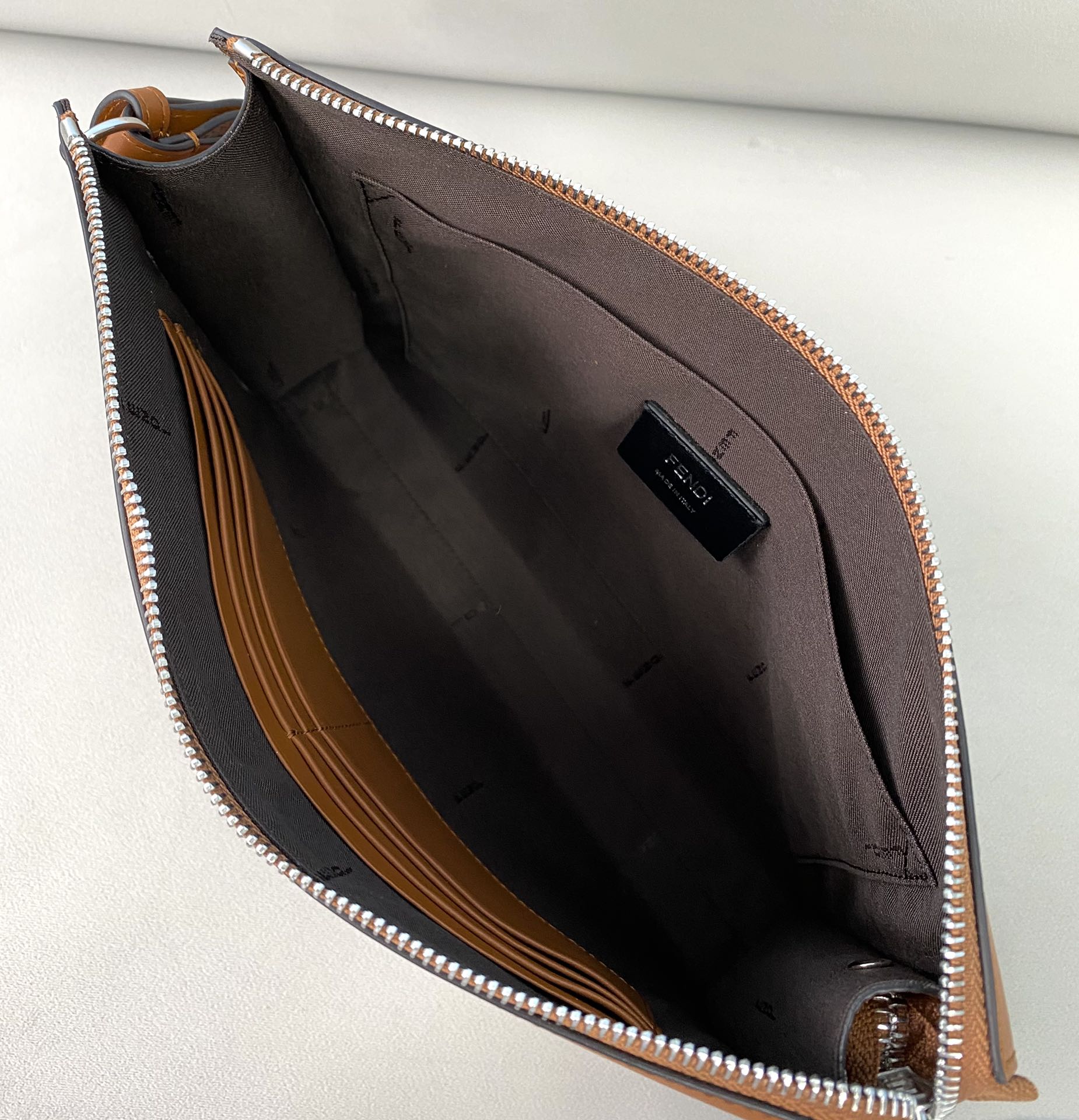 F**di pouch-27x4x20cm
