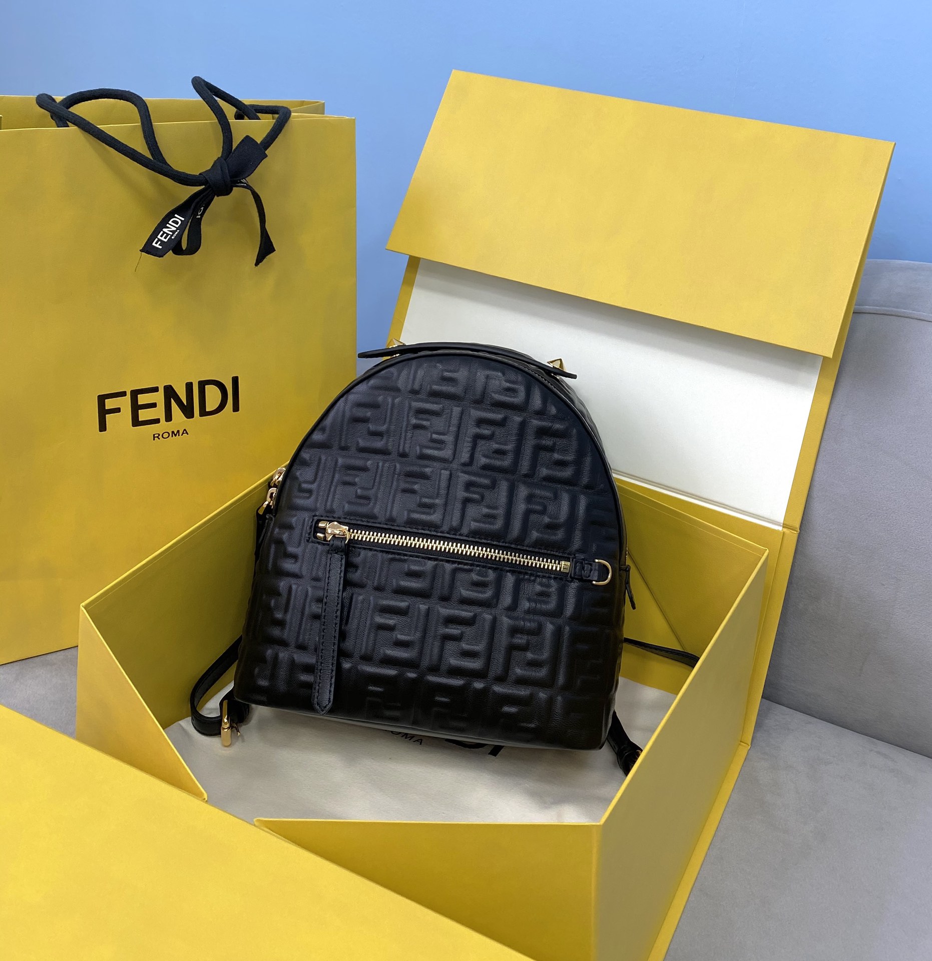 F**di backpack-22x10x22cm