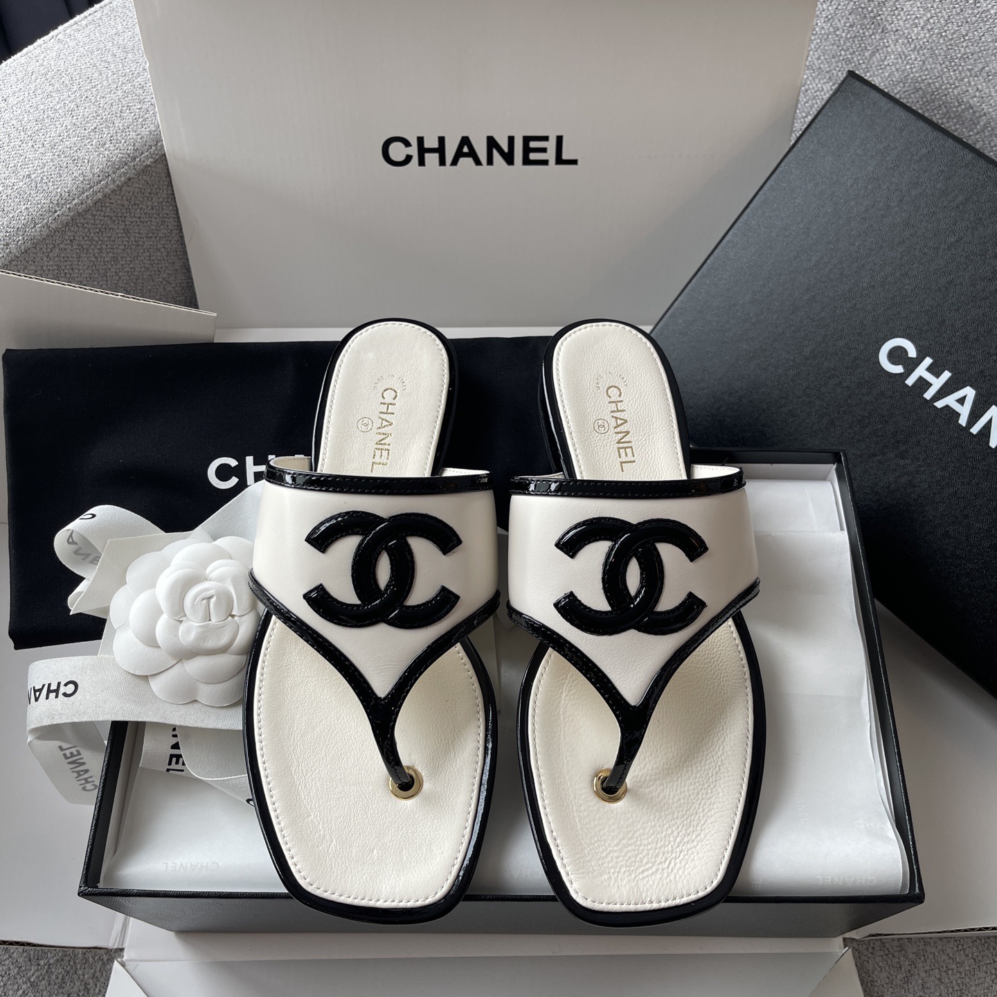 Ch@nel Lambskin Patent Calfskin CC Thong Sandals