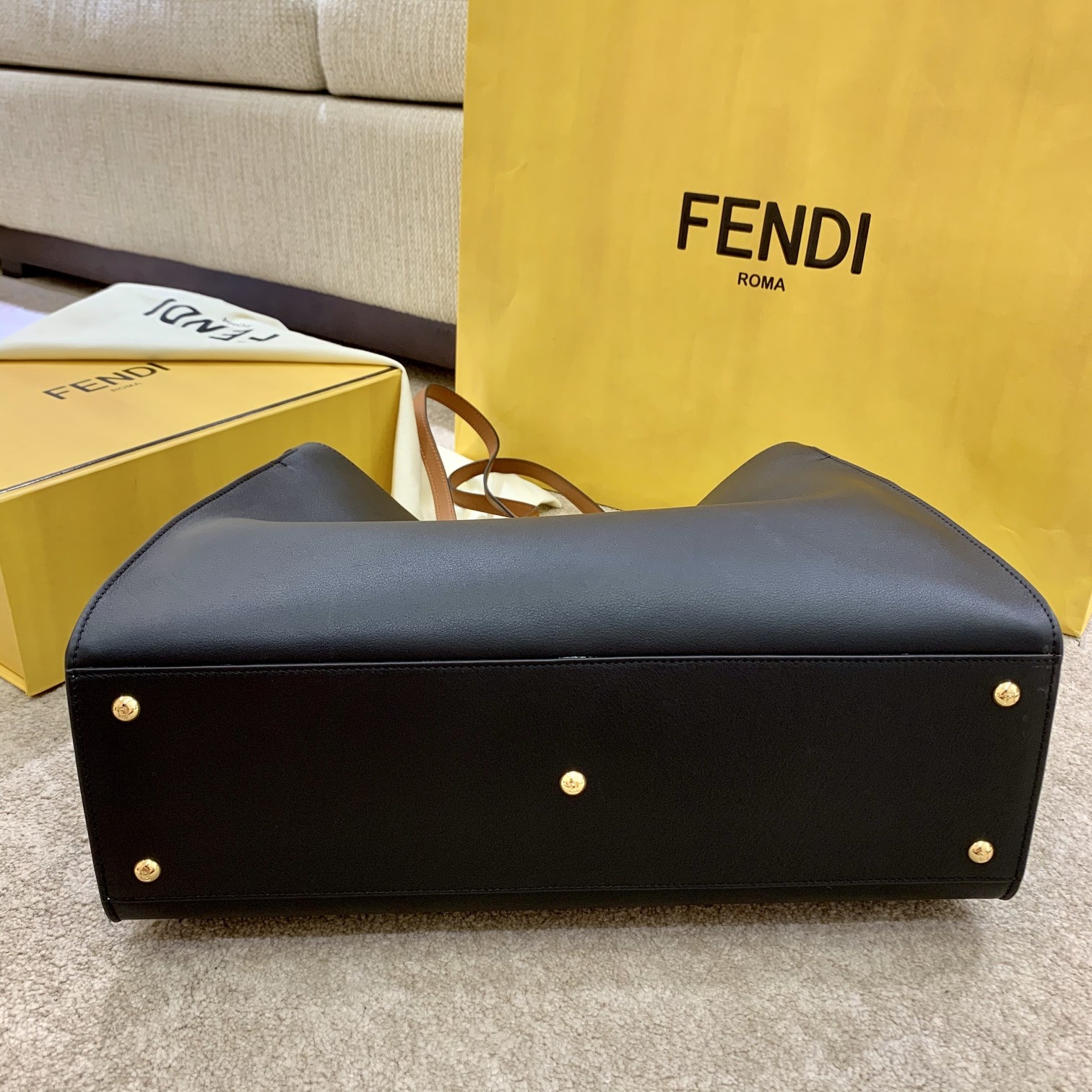 F**di peekabootote-41*29*16cm