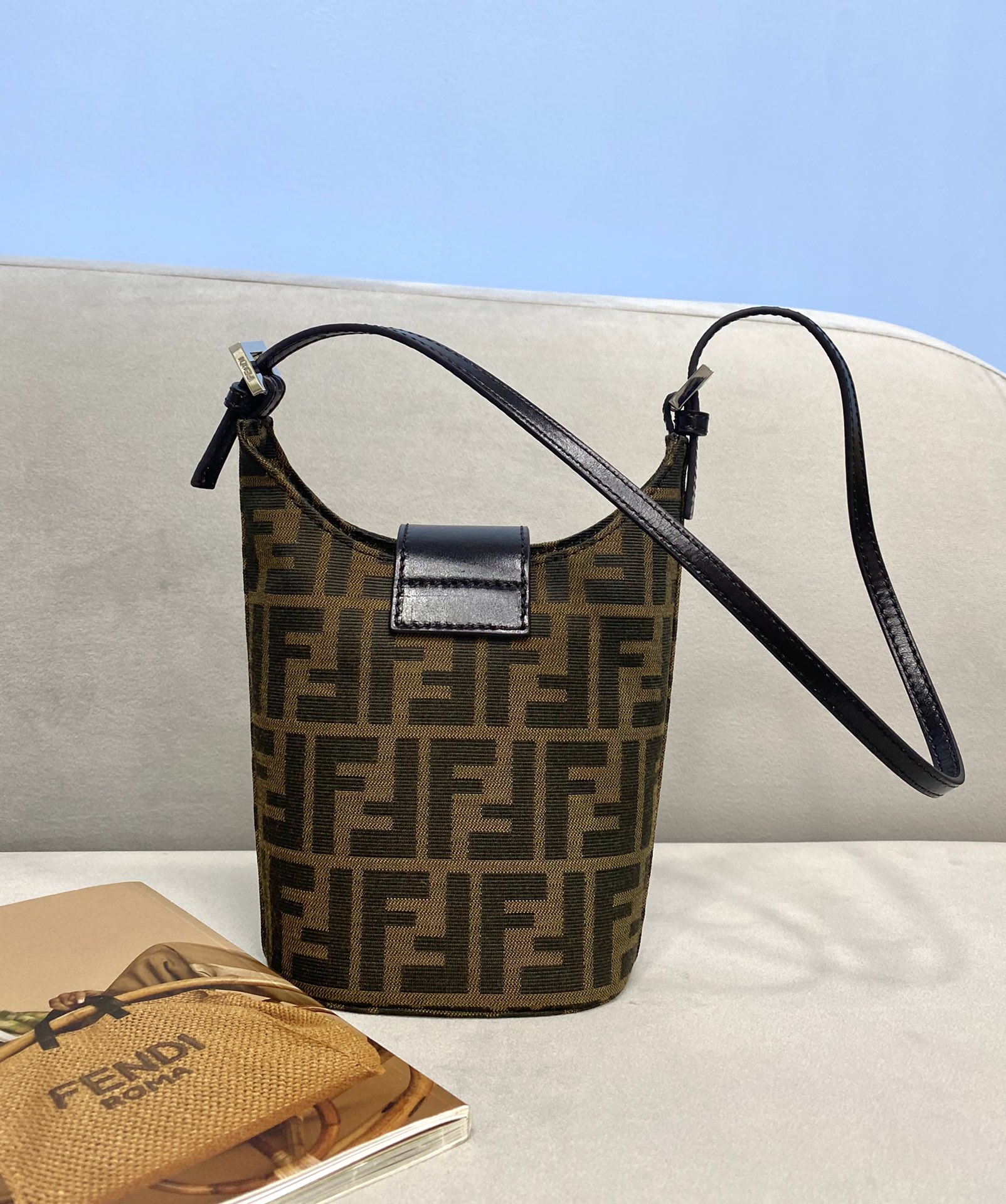 F**di vintage handbags-13×8×19cm