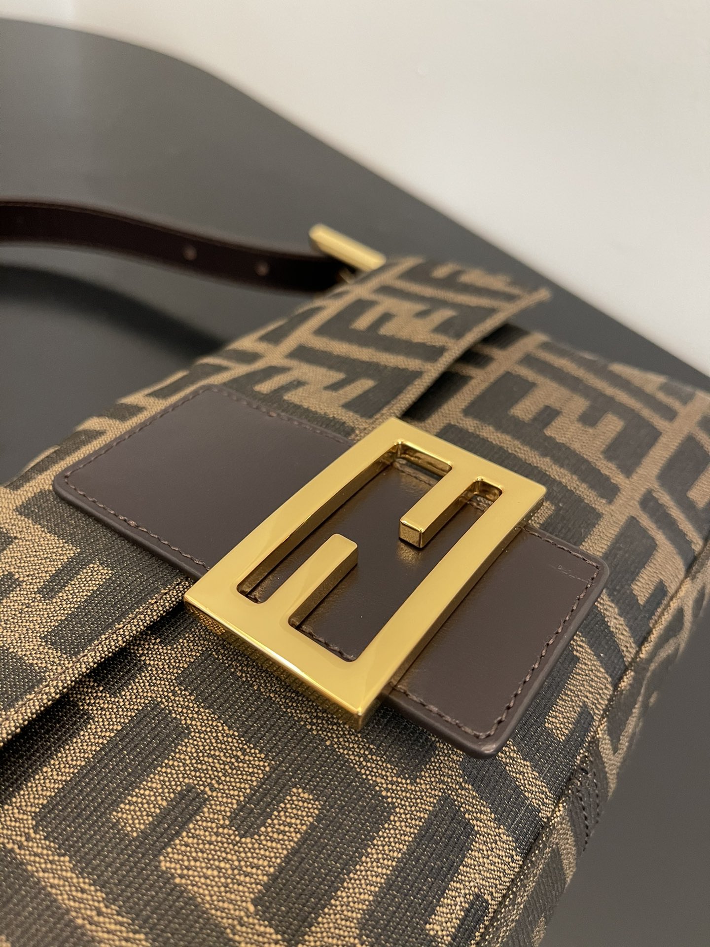 F**di medium baguette bag-26x15x4cm