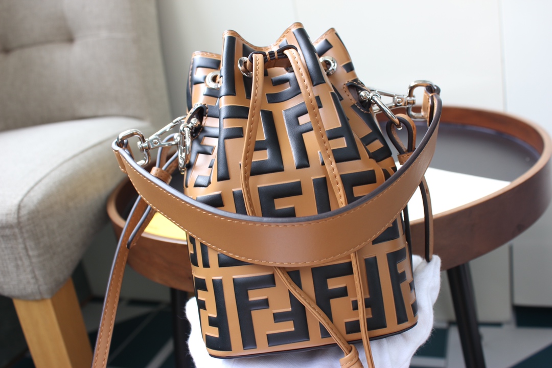 F**di mini mon tresor bag -12x18x10cm