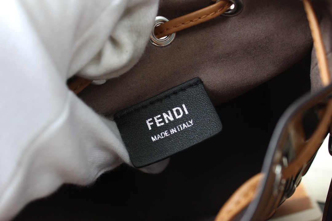 F**di mini mon tresor bag -12x18x10cm