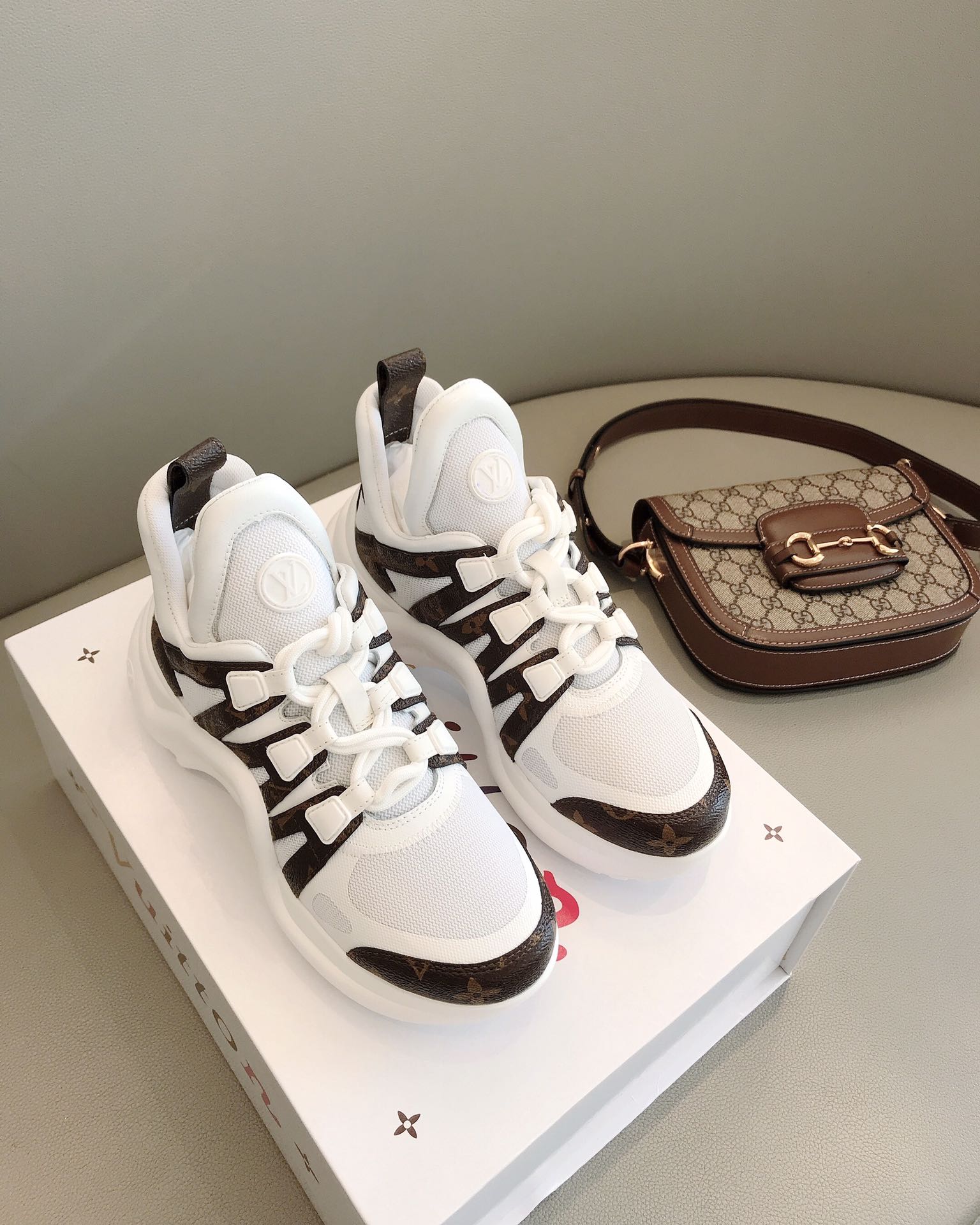 l0*is V*t0n archlight sneaker