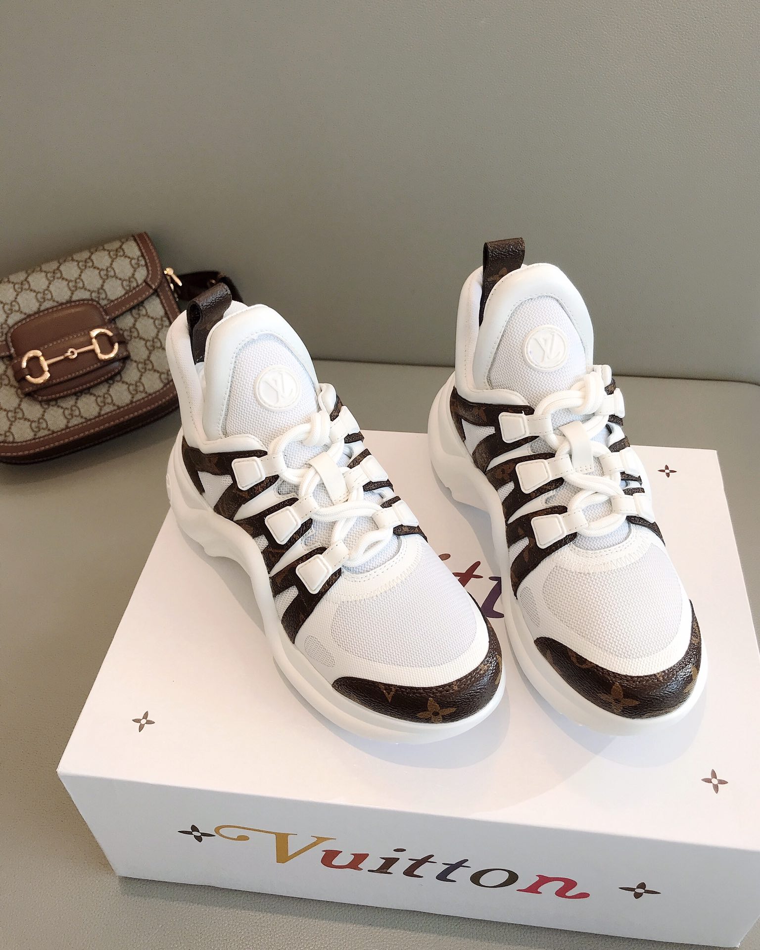l0*is V*t0n archlight sneaker