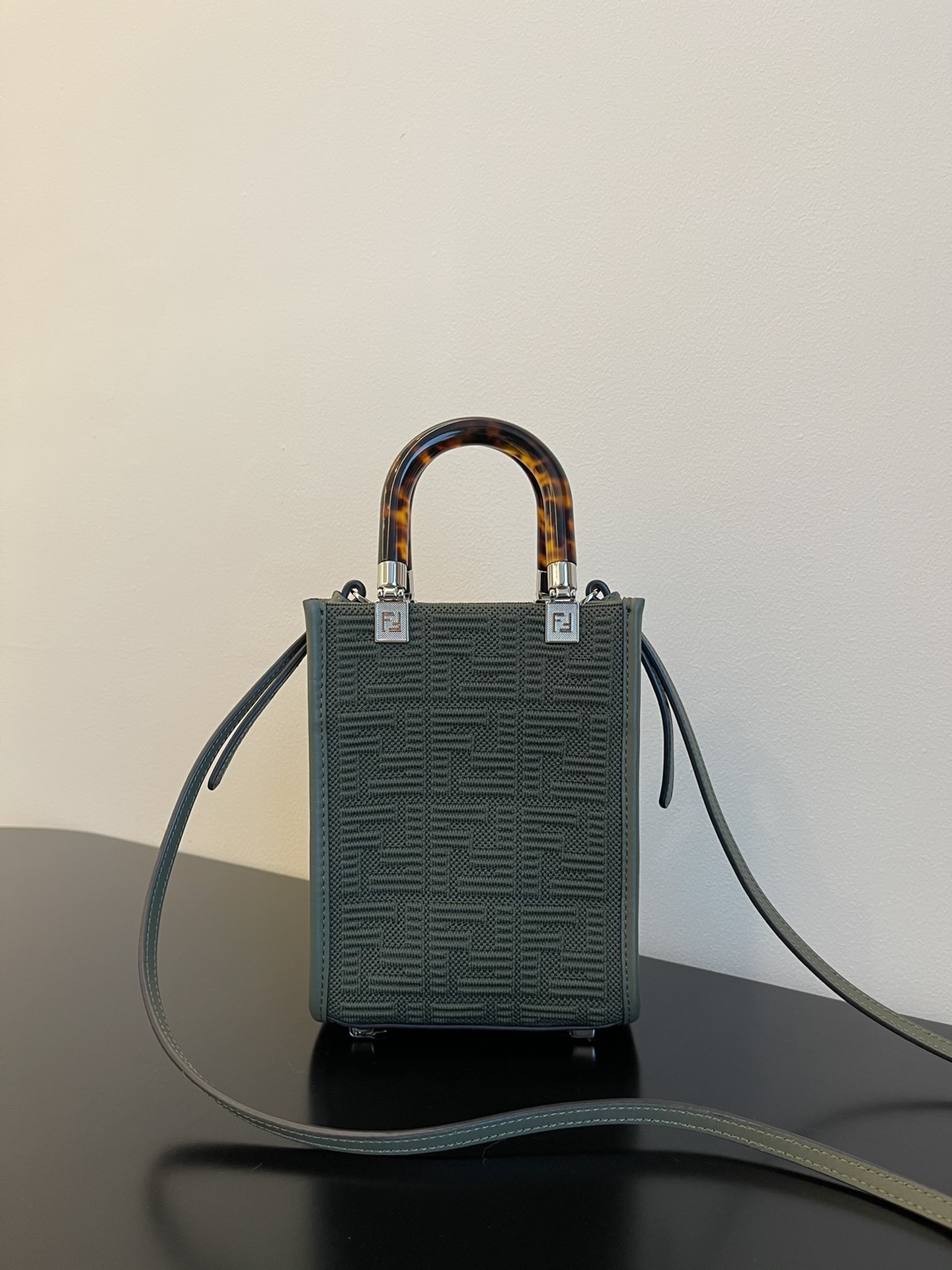 F**di sunshine mini tote -13x6.5x18cm