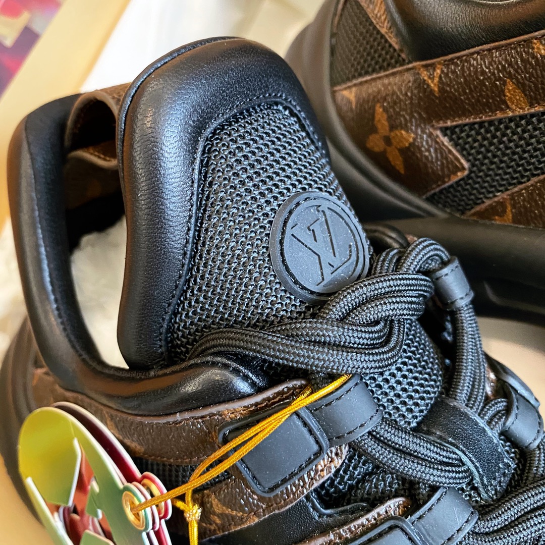 l0*is V*t0n archlight sneaker