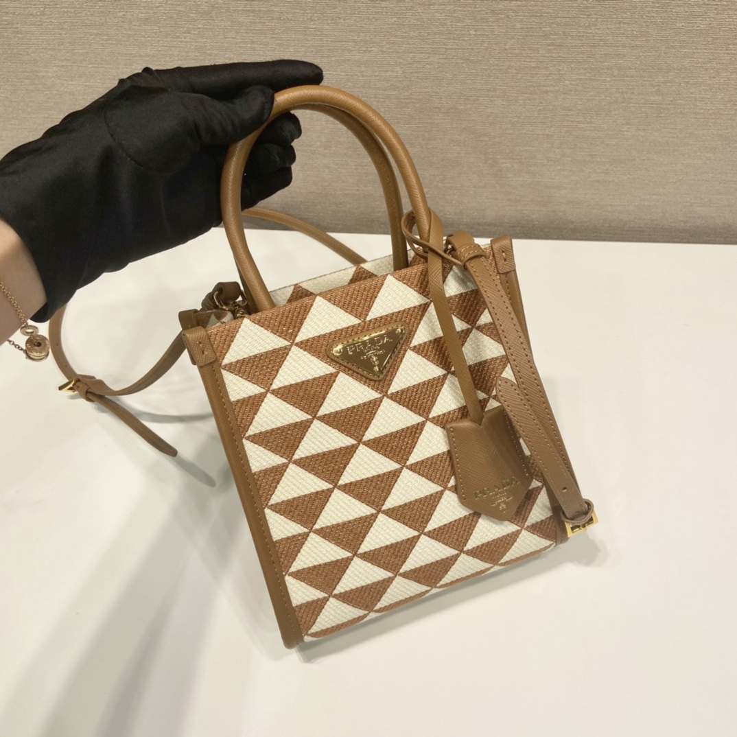 Pra*a small tote in saffiano leather 1ba355-17*19*6cm