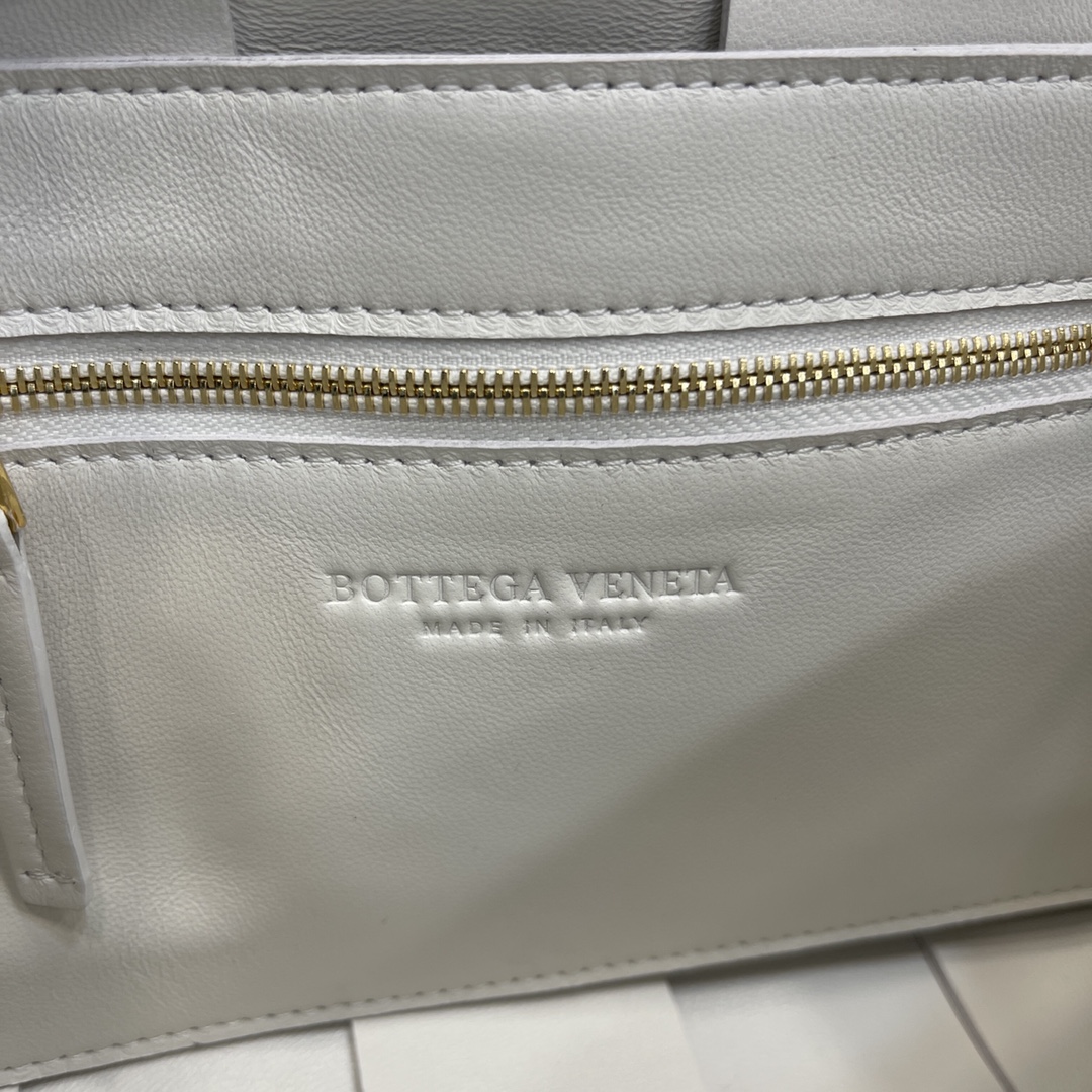 b0tte*a Ven*ta crossbody bag-23*15*6cm