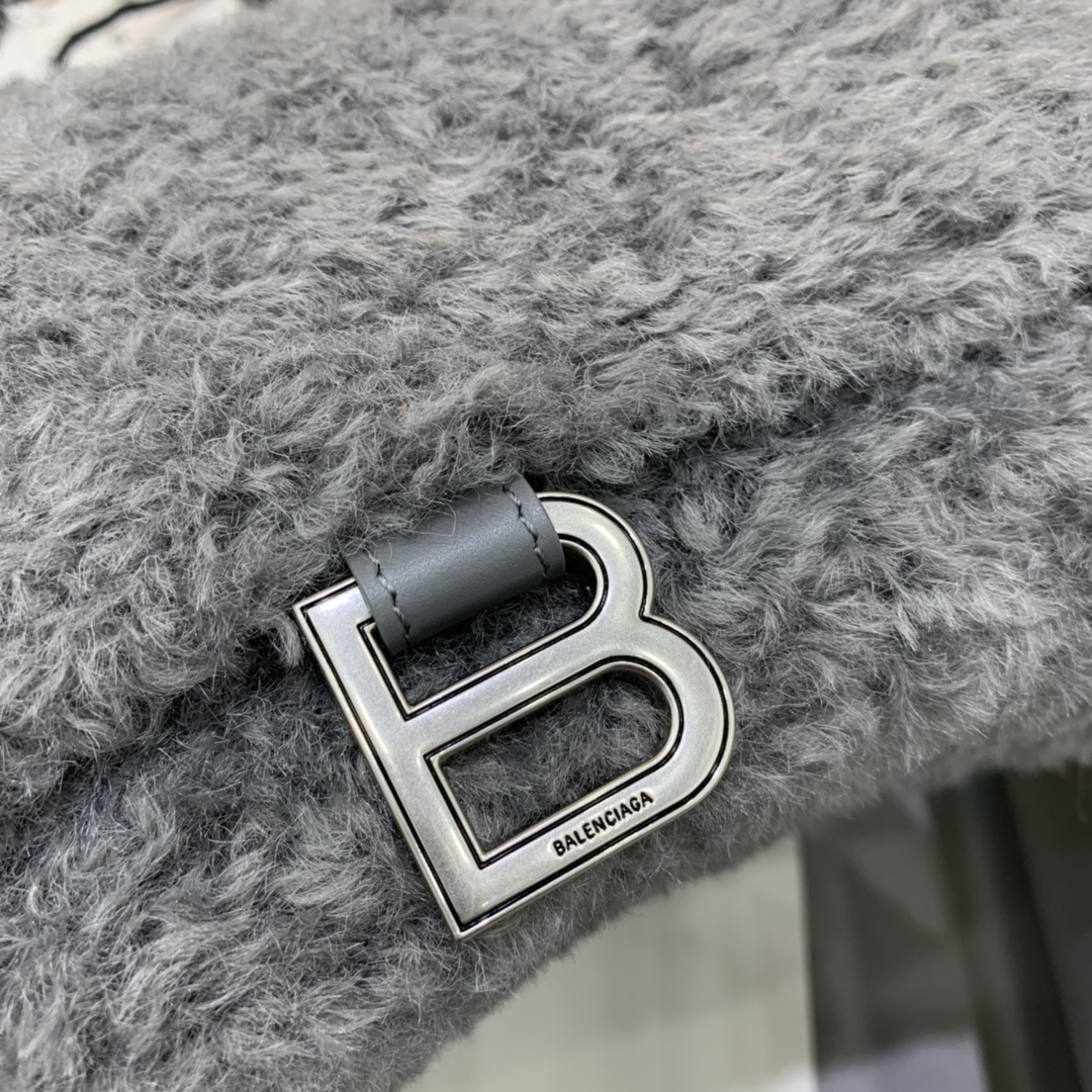 Ba*len*cia*ga hourglass bag
