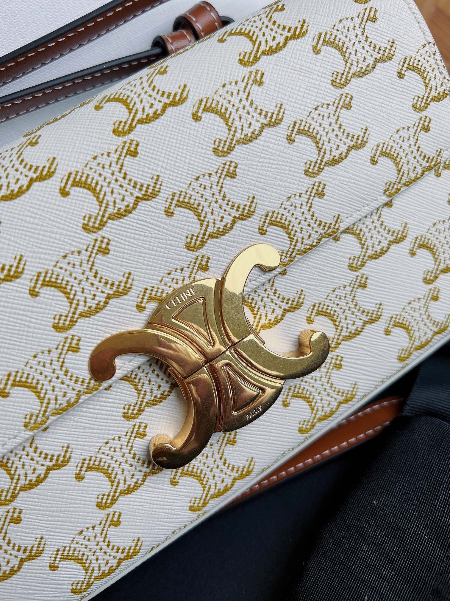 Ce**e cuir vinatge triomphe bag-21*13*5cm
