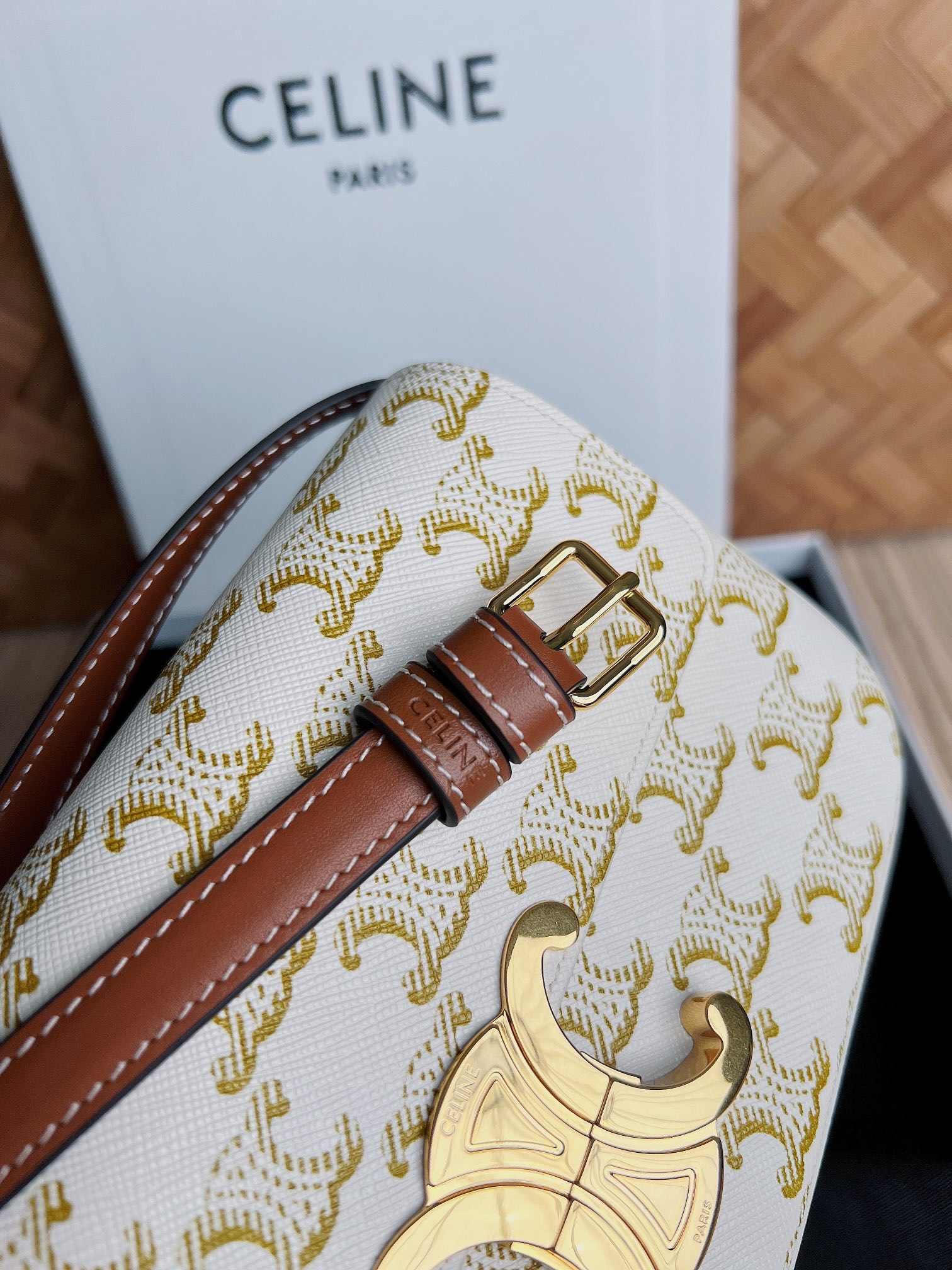 Ce**e cuir vinatge triomphe bag-21*13*5cm