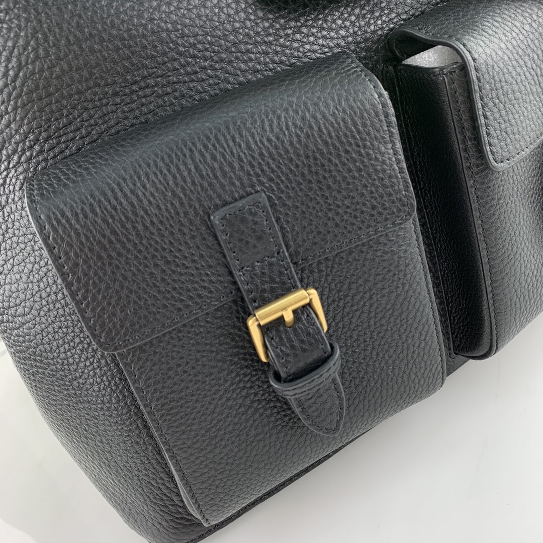 G*u*i backpack-31*37*14.5cm