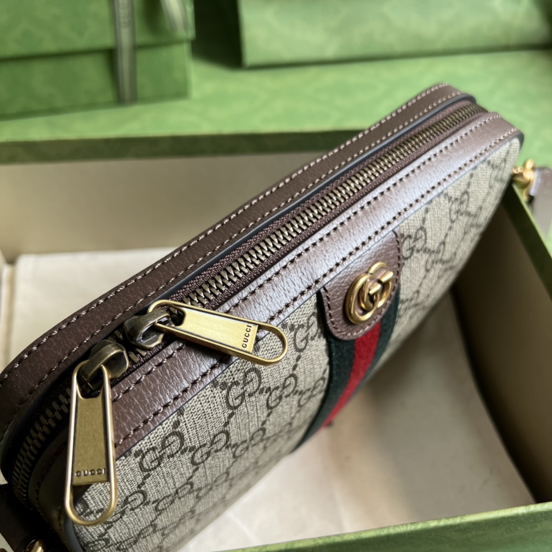 g*u*i vintage gg S*p*e-24.5x 16x 4.5cm