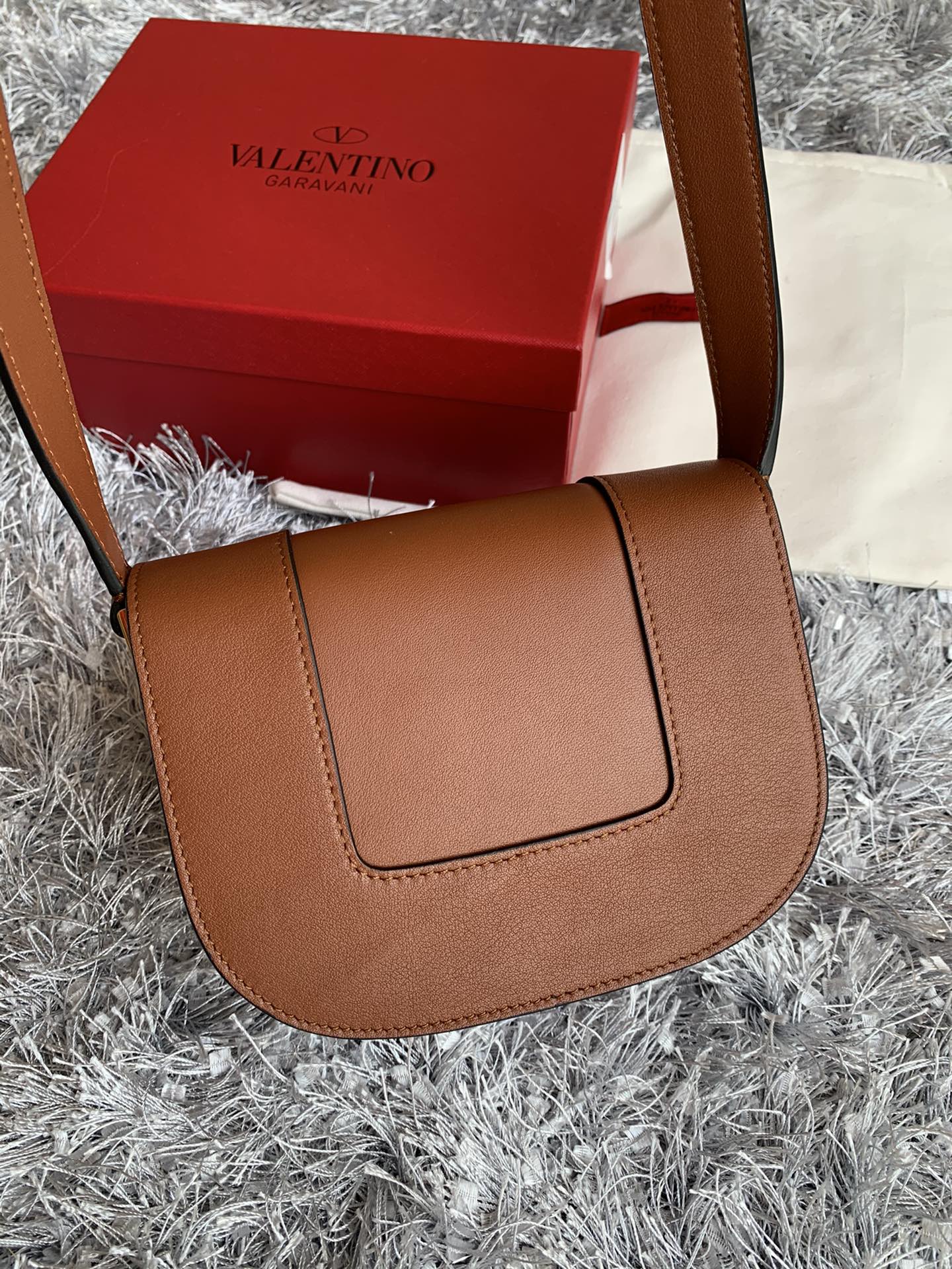 Va1e*ntin0 garavani s*pervee handbags-18*8*15cm