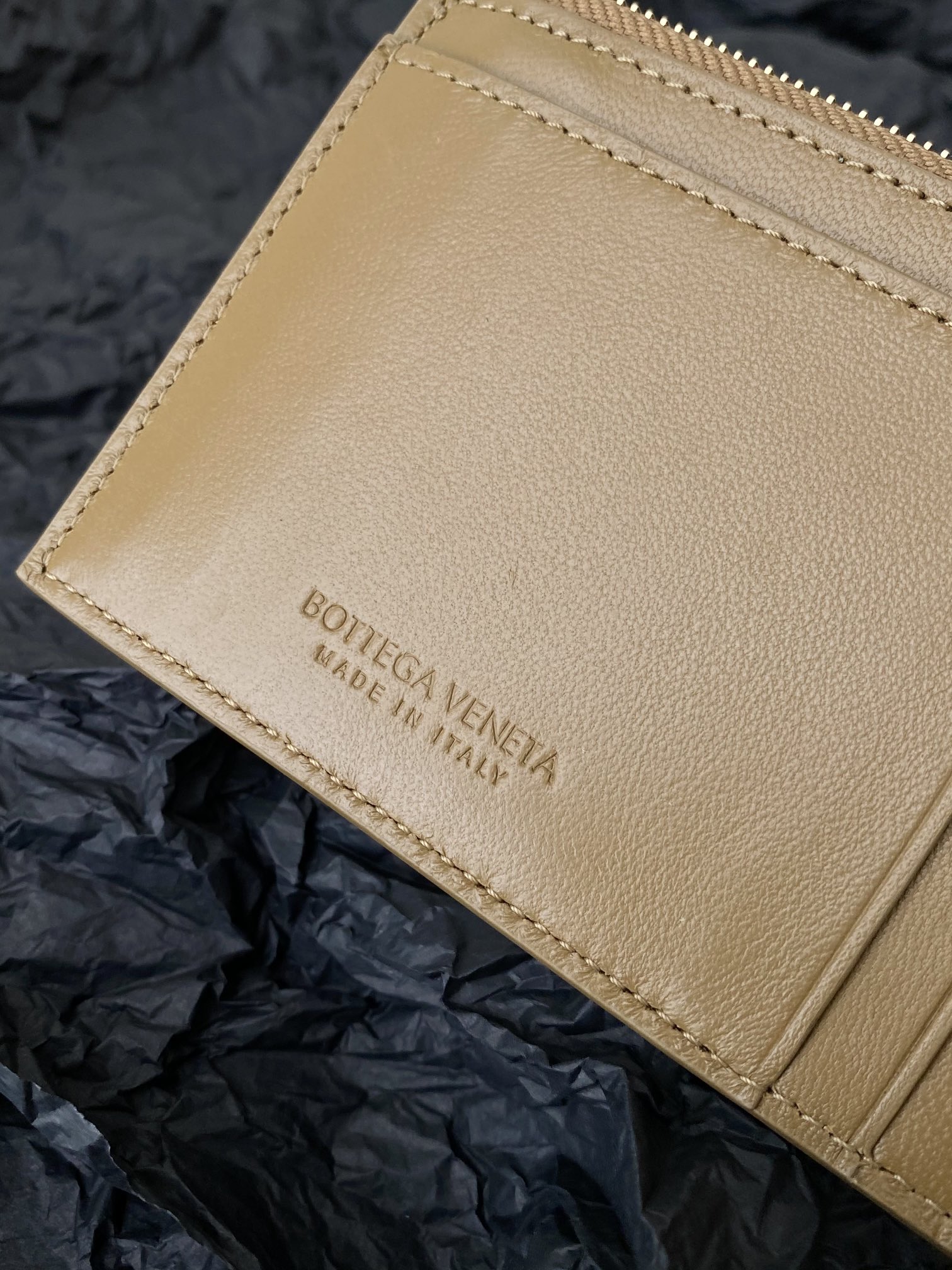 b0tte*a Ven*ta wallet-12cm