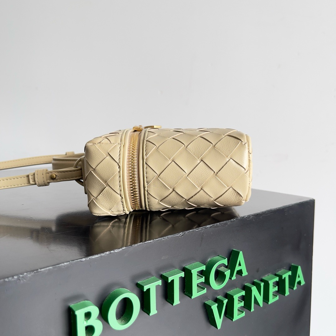 b0tte*a Ven*ta vanity case bag-22x12.5x5cm