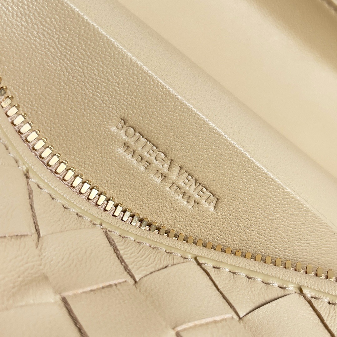 b0tte*a Ven*ta vanity case bag-22x12.5x5cm