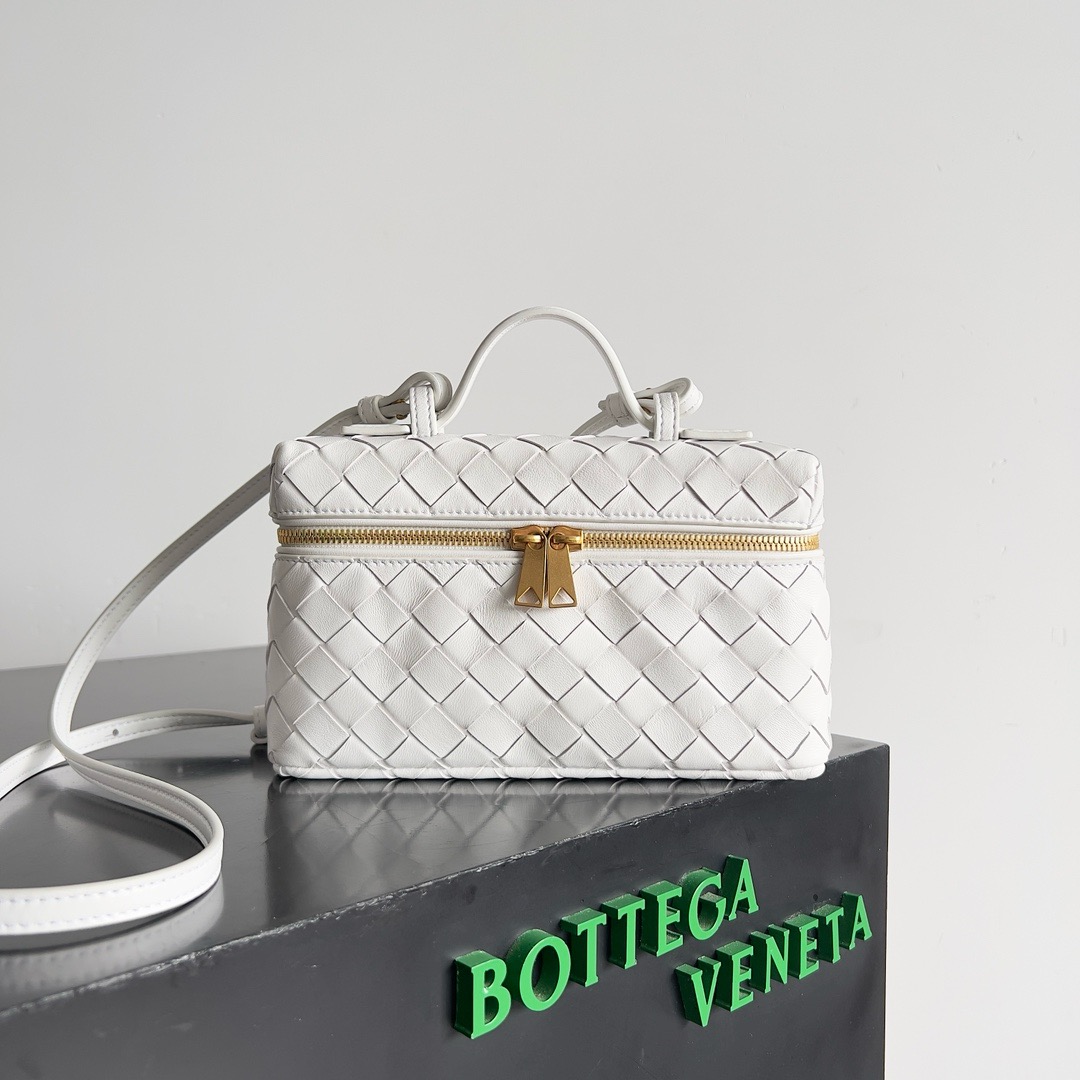 b0tte*a Ven*ta vanity case bag-22x12.5x5cm