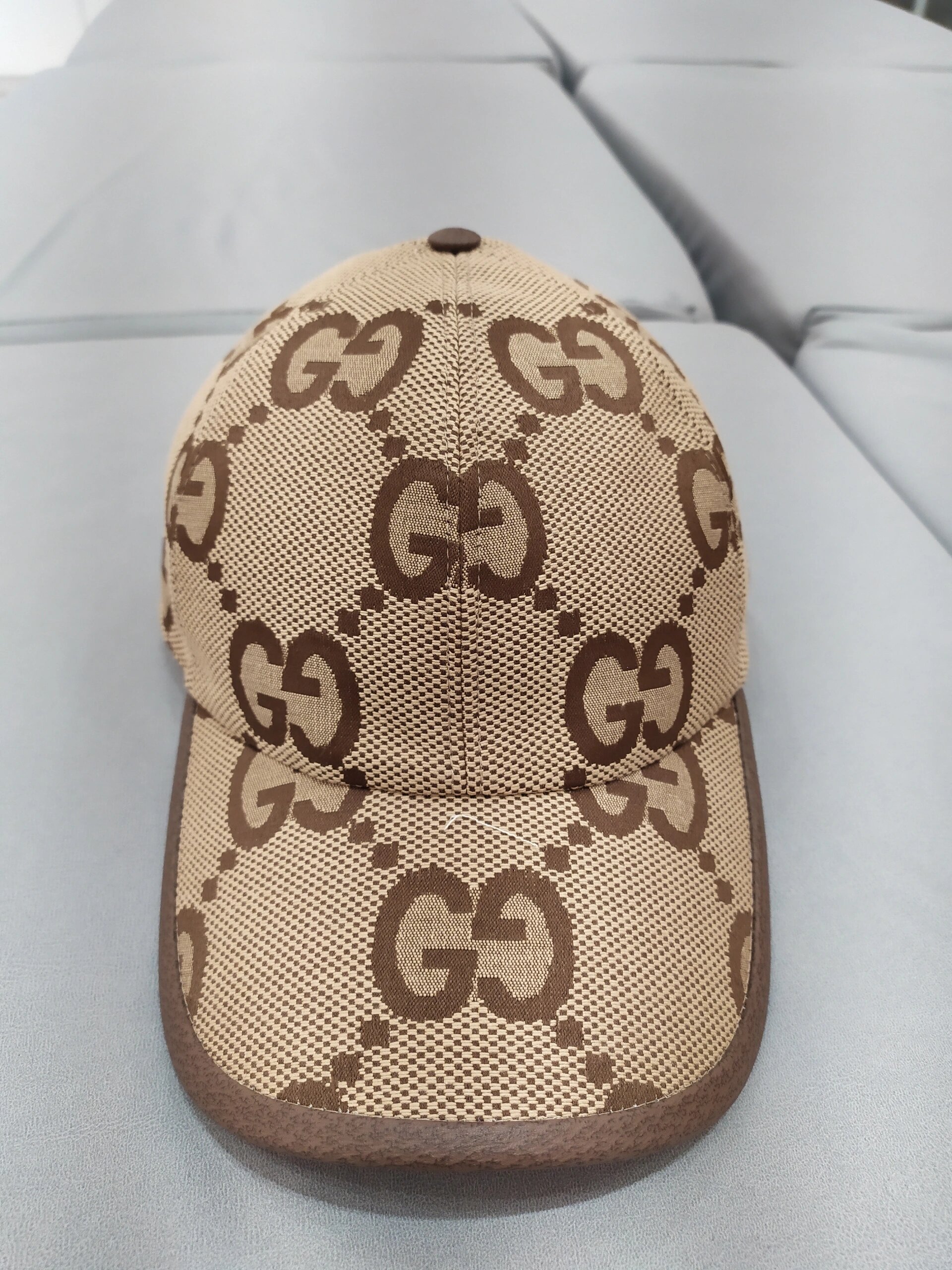 G*u*i hats