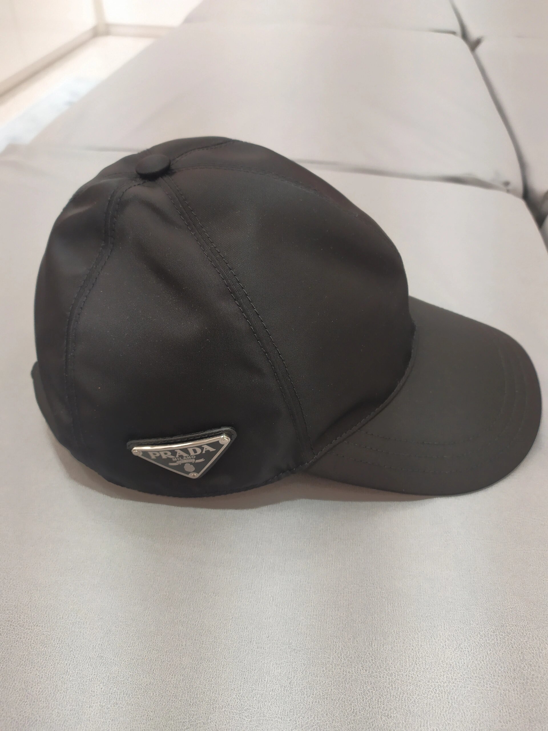 Pra*a hats