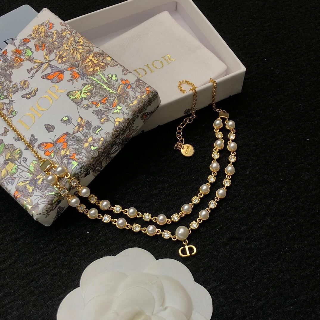Diro Necklace
