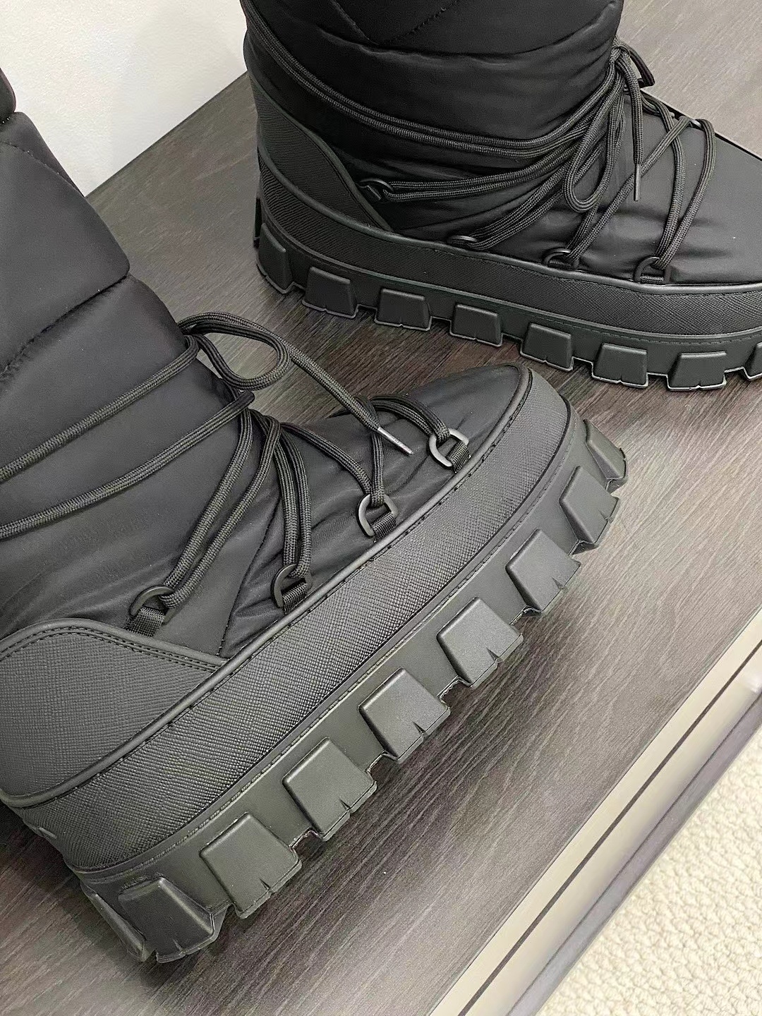 Pra*a boots 2023ss