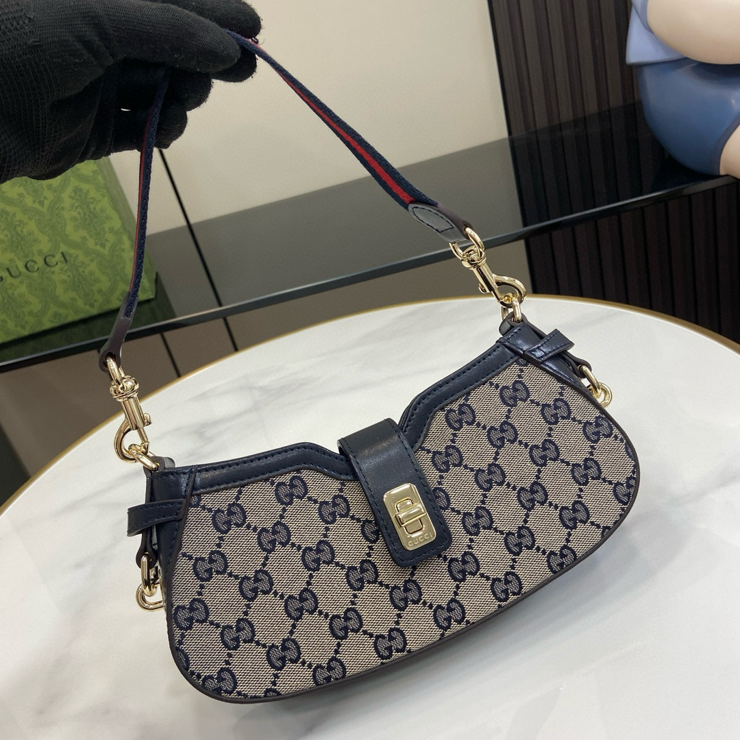 G*u*i moon side bag-12*24*5cm