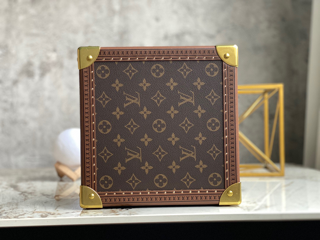 l0*is V*t0n jewelry box-m20040-23*11*23cm