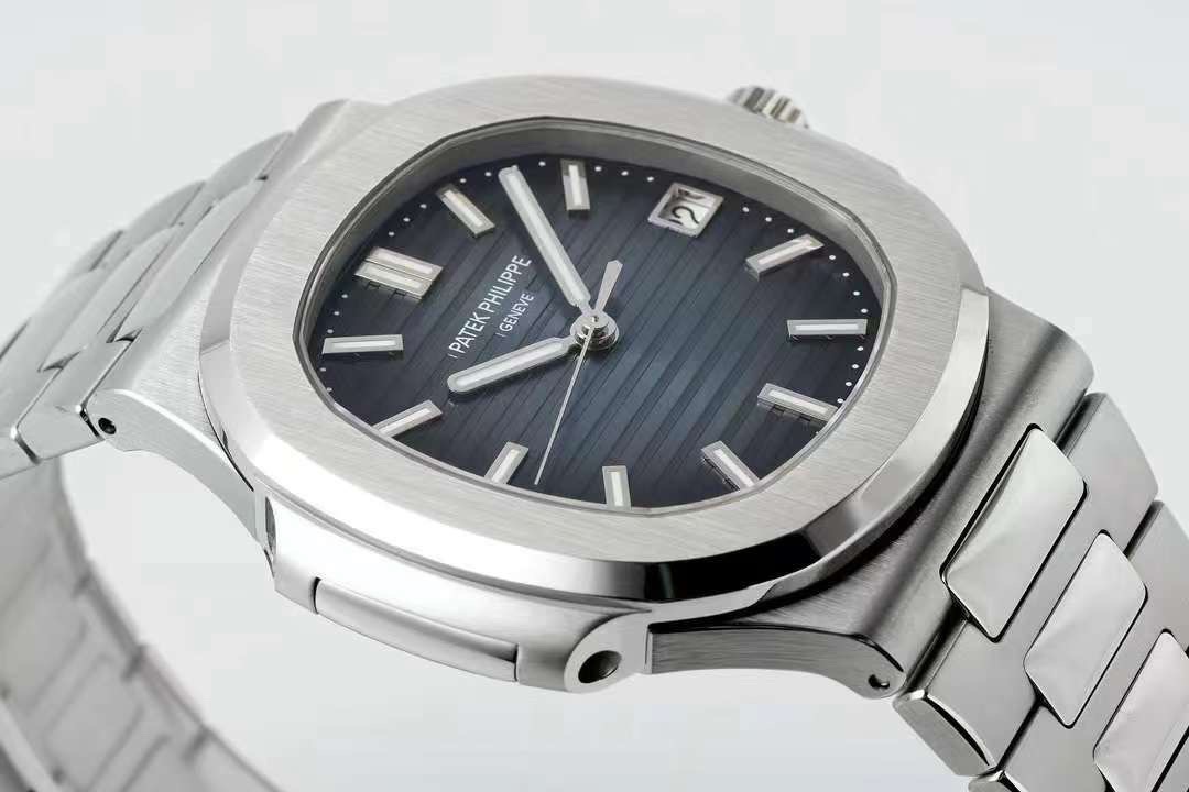 Pat*k Phi1i*pe nautilus 5711/1a-010 stainless steel