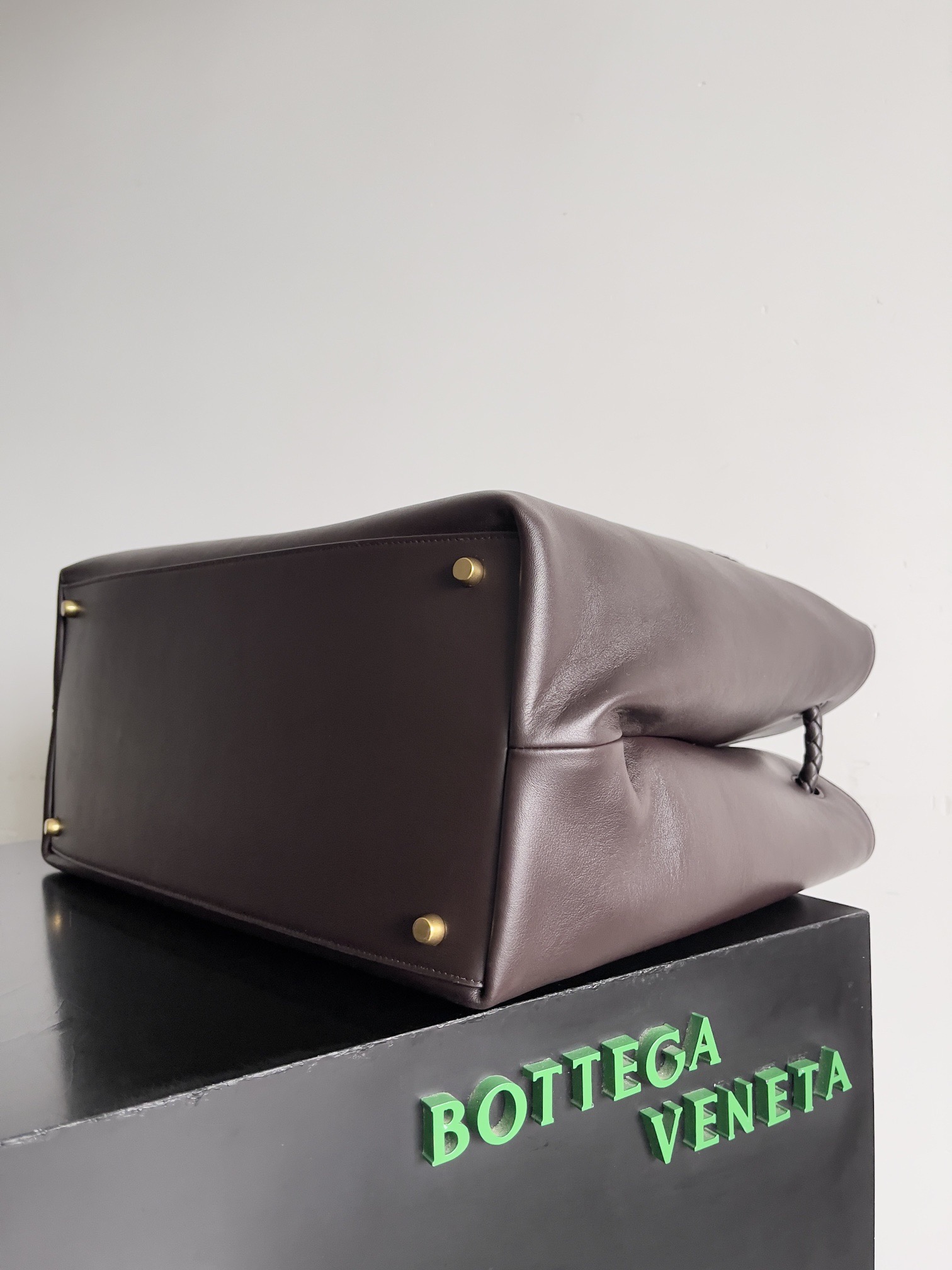 b0tt*ga Ven*ta andiamo bag-42*35*18cm