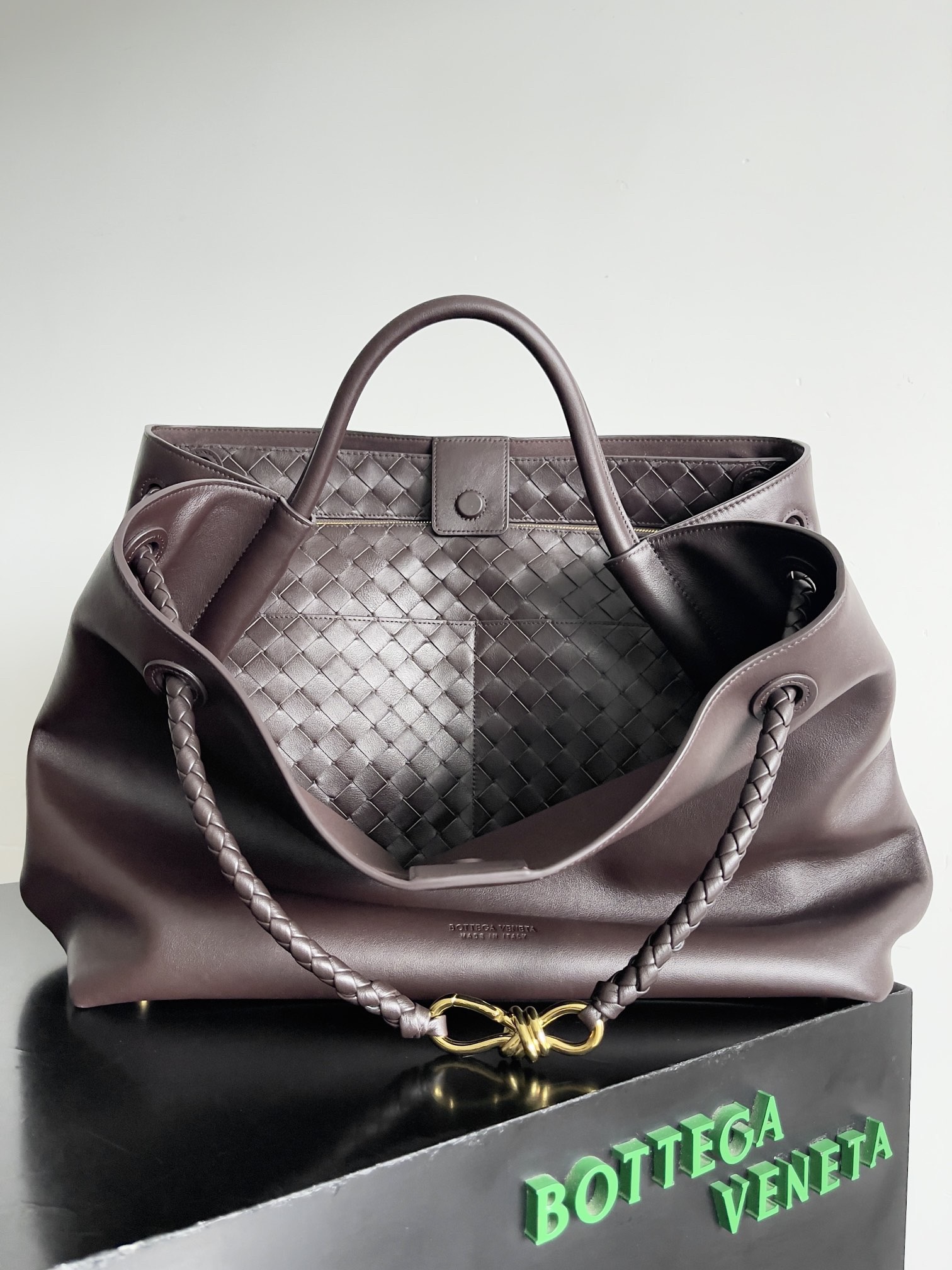 b0tt*ga Ven*ta andiamo bag-42*35*18cm