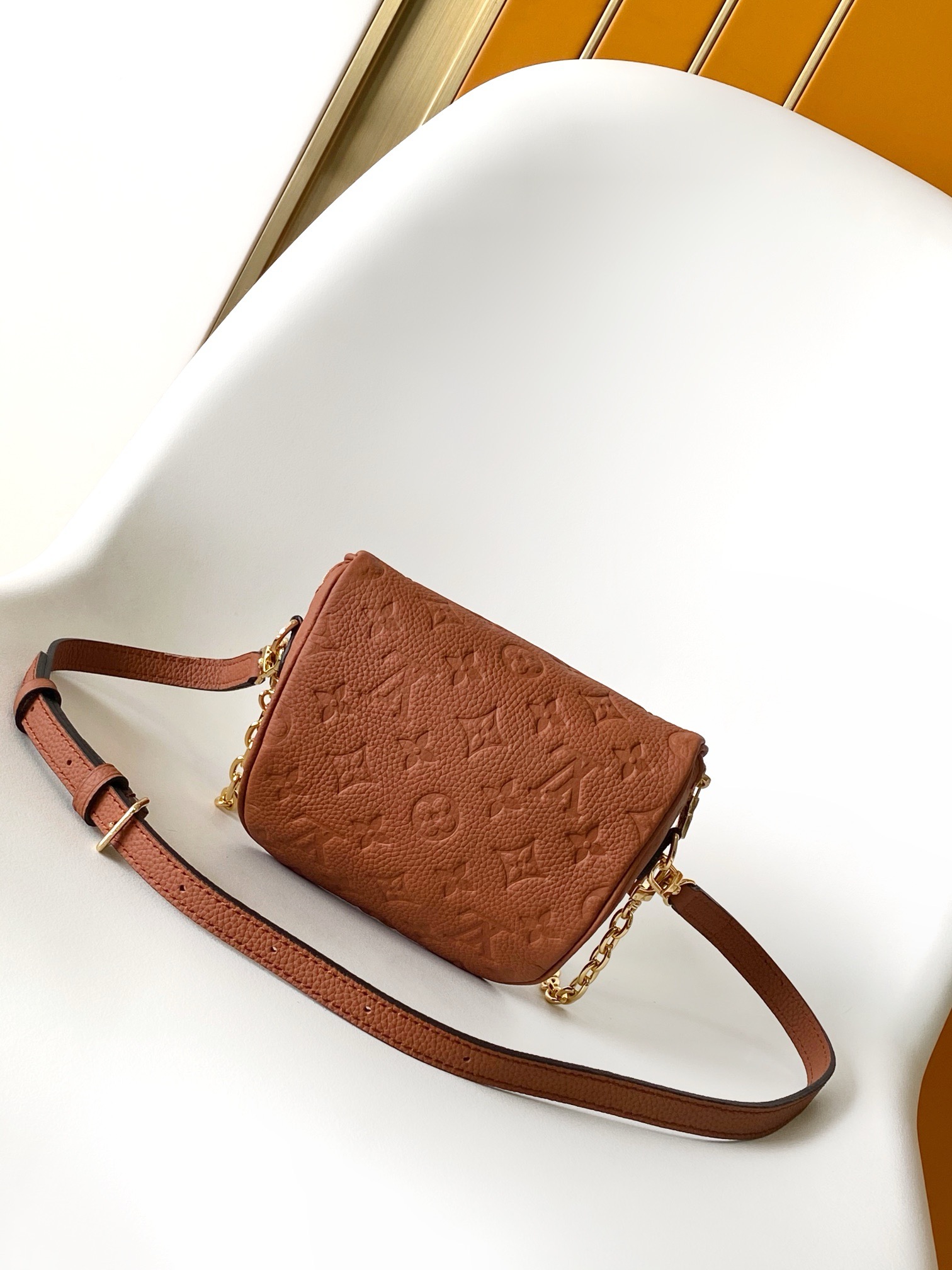 l0*is V*t0n bum bag-m12753-17*12*9.5cm