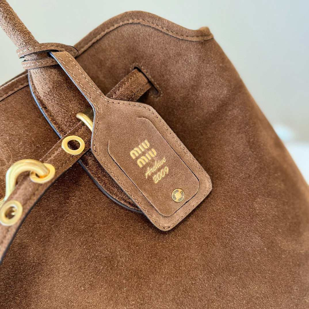 M1um1u aventure nappa tote-31x40x13cm