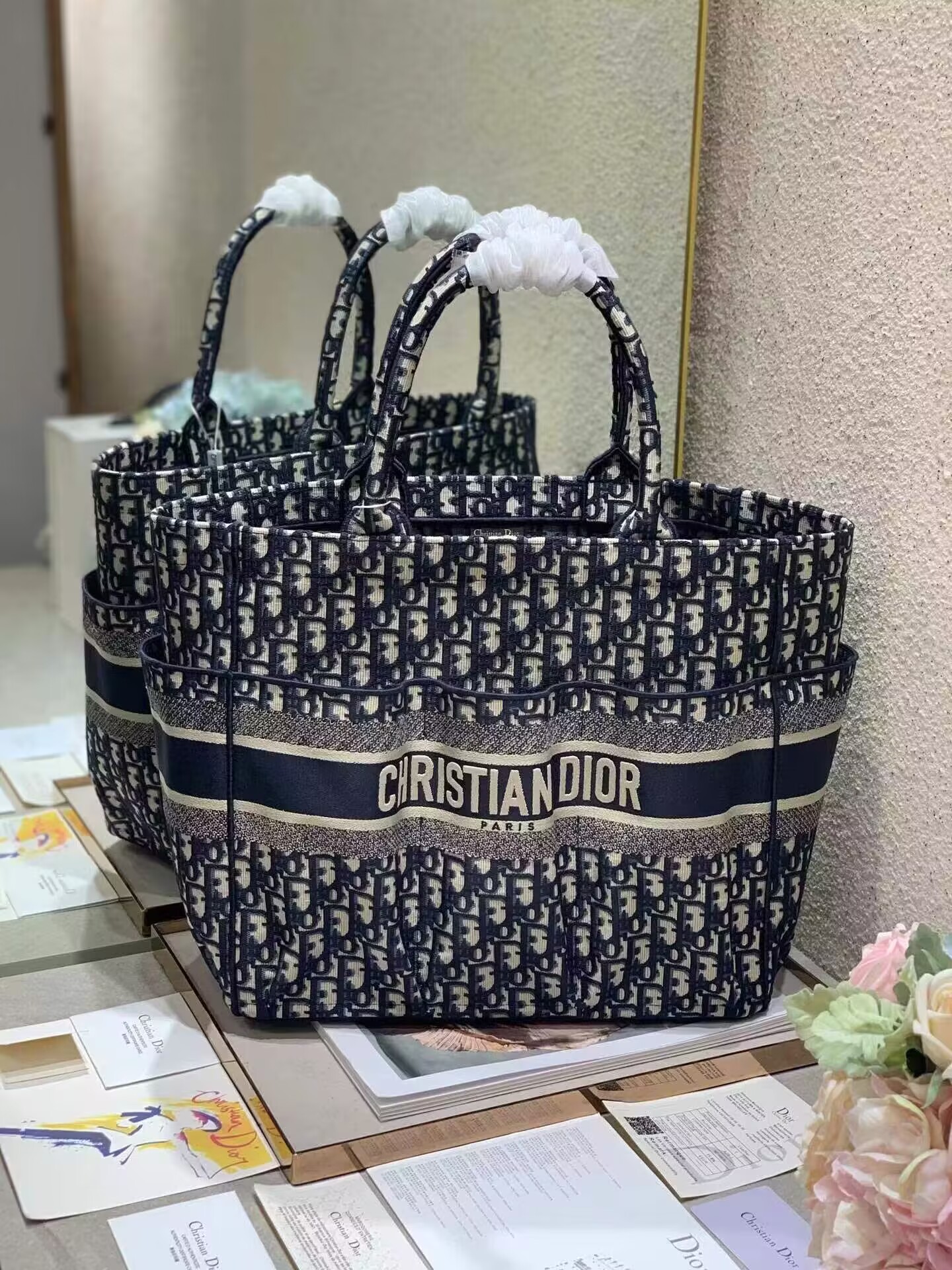 D*or book tote-34.5*17.5*30cm