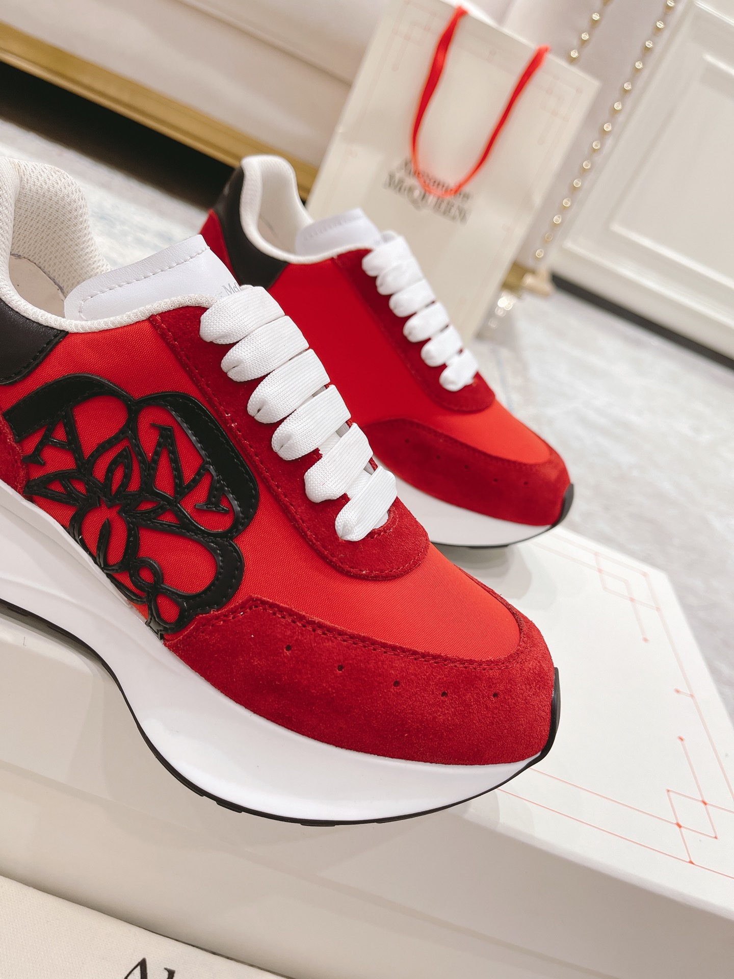 A1exa*der m*q*en sports shoes