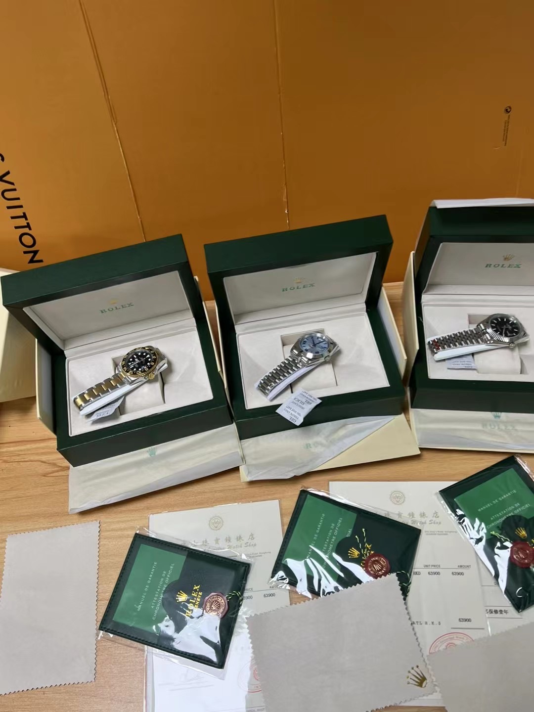 R*l*x watch