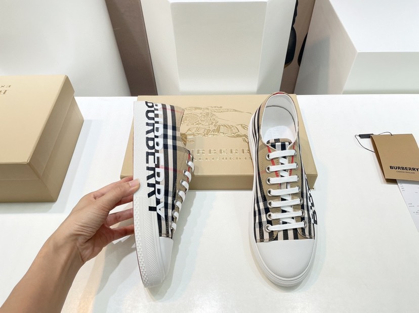 Bv*b*rry sneakers