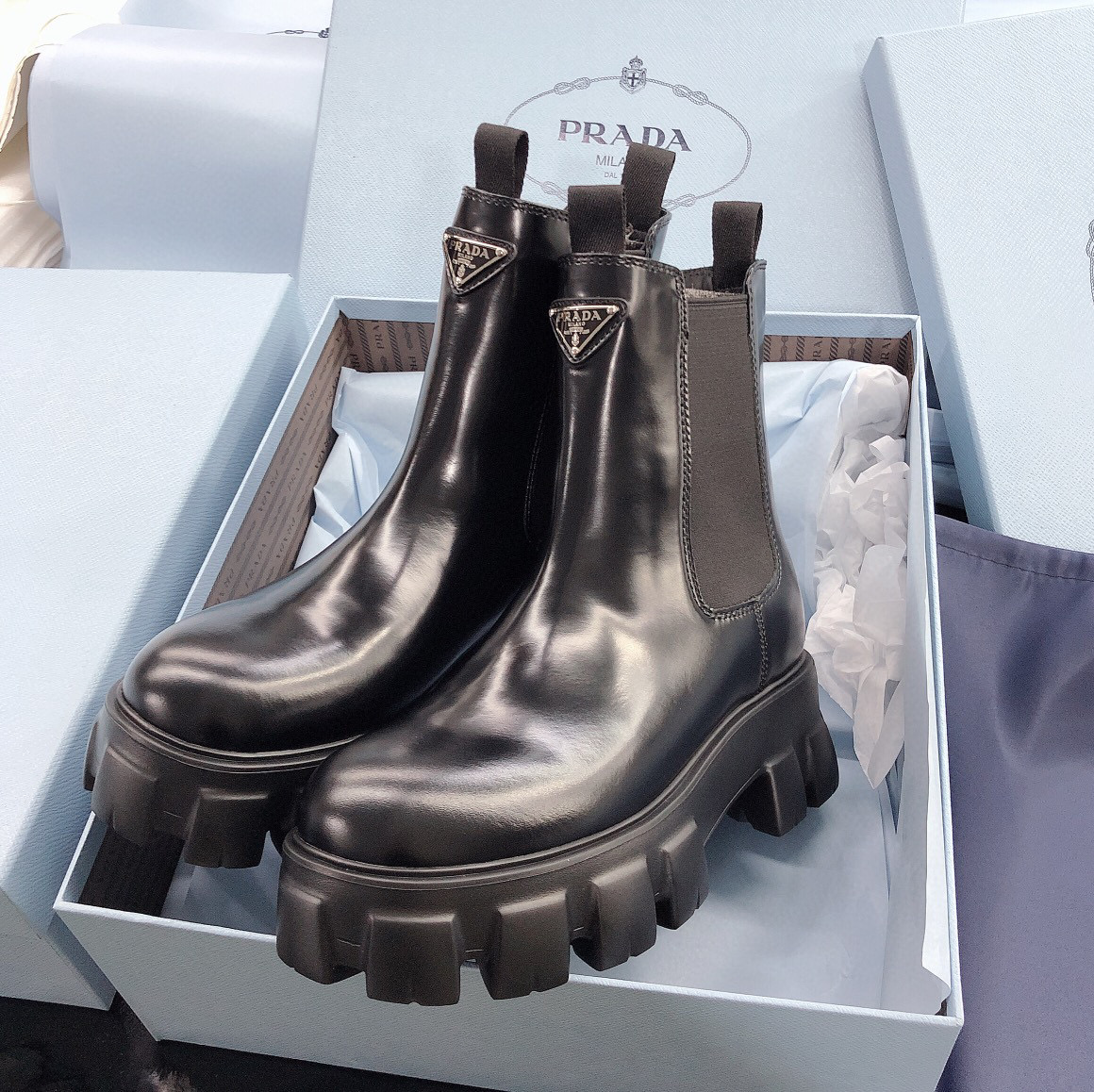 Pra*a boots 2023ss