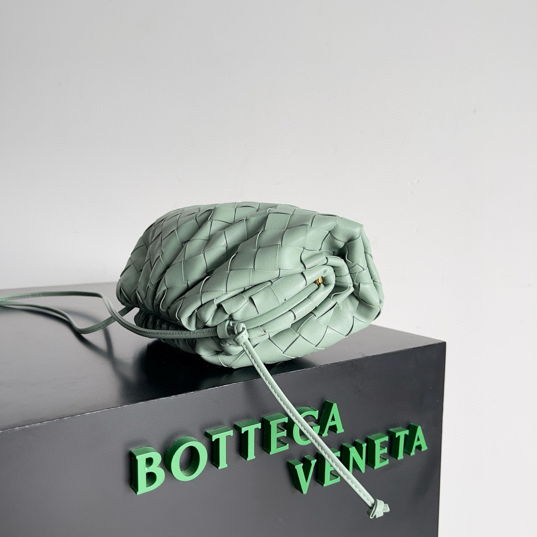 b0tte*a Ven*ta the pouch bag-22*9cm