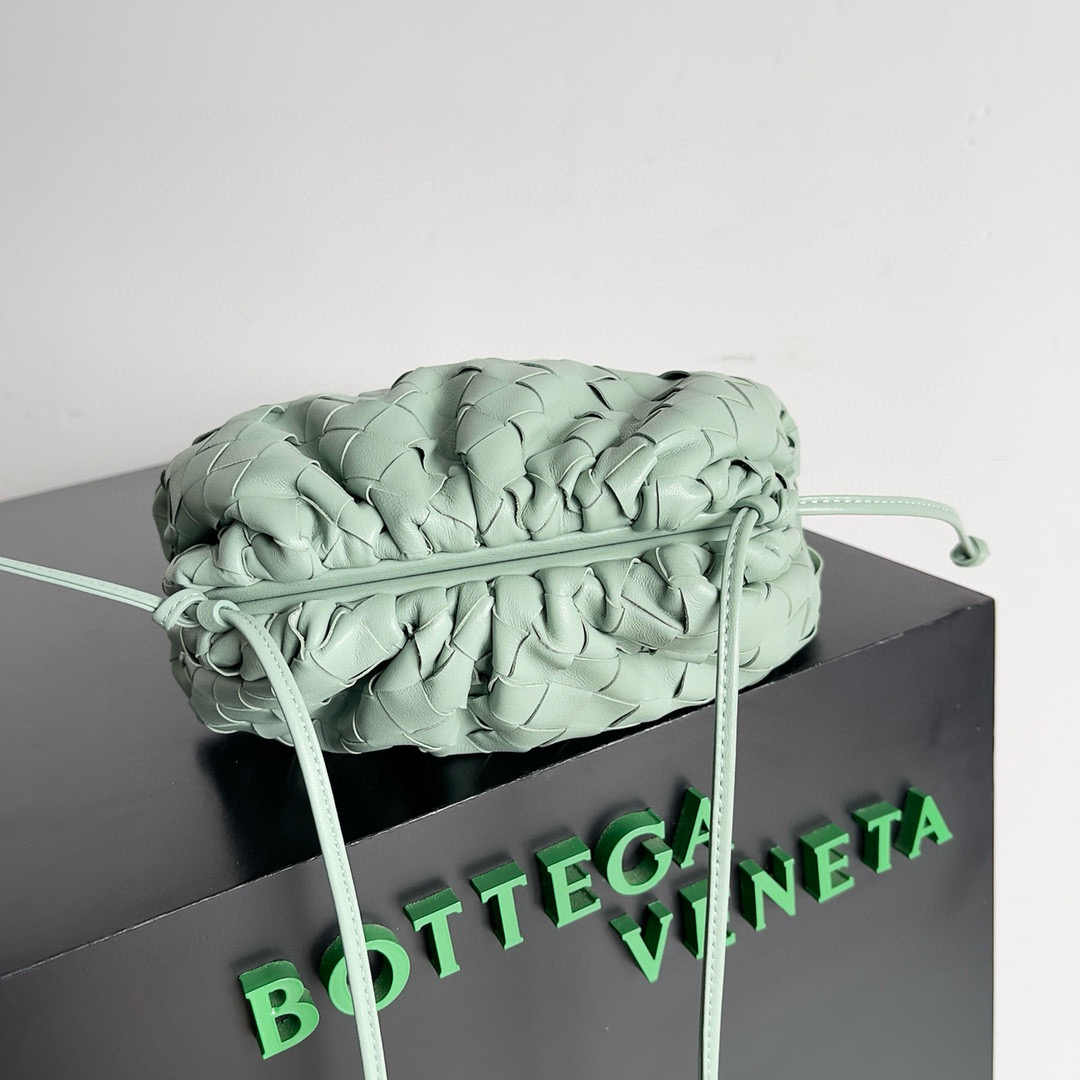 b0tte*a Ven*ta the pouch bag-22*9cm
