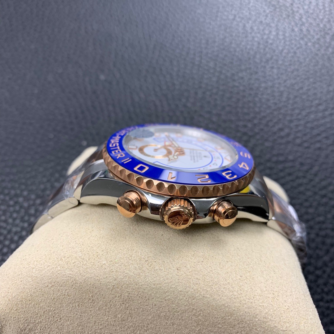 R*l*x watch