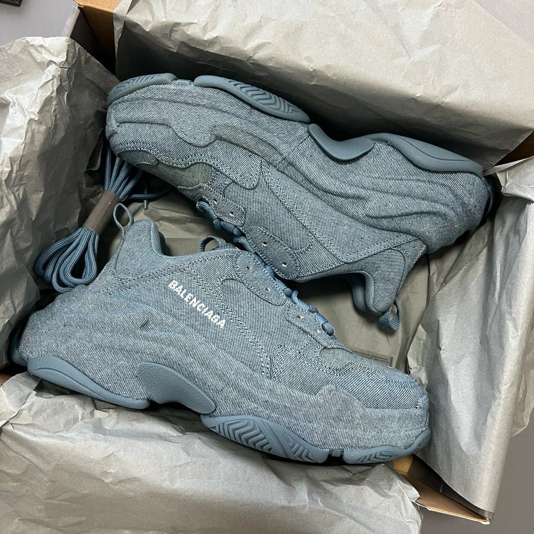 Ba*len*cia*ga triple s