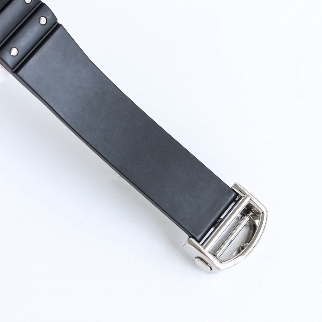 Ca*t1er Santos - Black Roman Numeral Dial